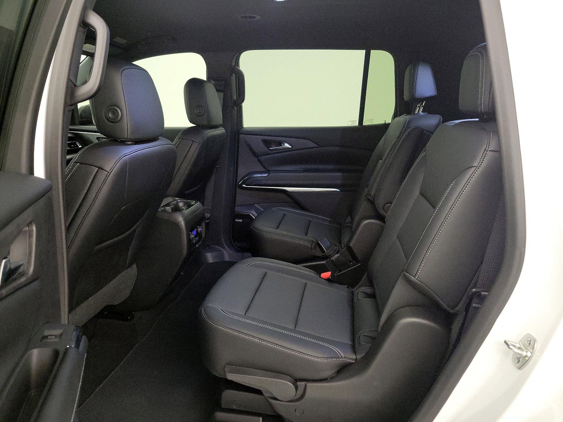 Thumbnail: 2025 Chevrolet Traverse - 18