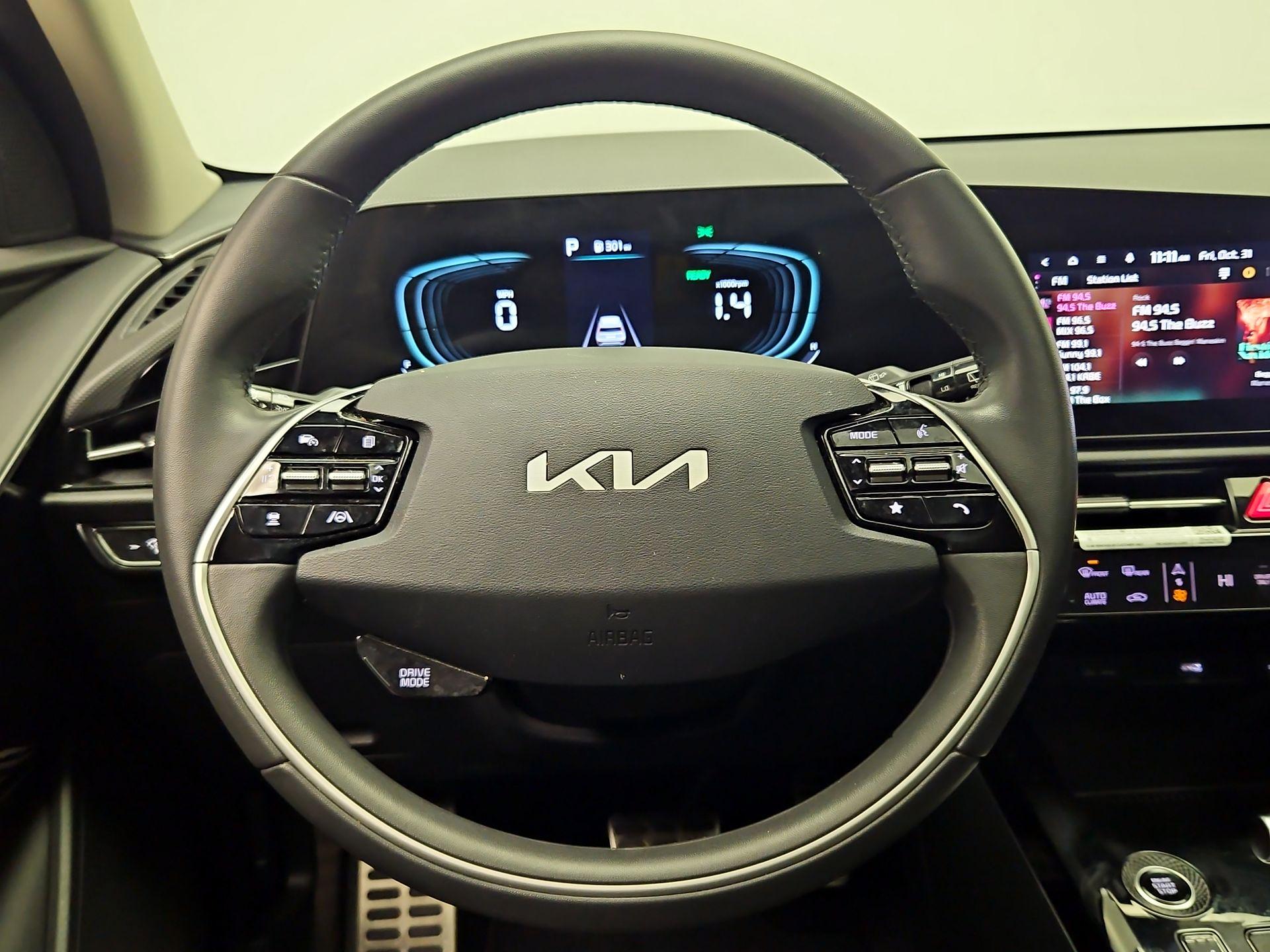 Thumbnail: 2023 Kia Niro - 10