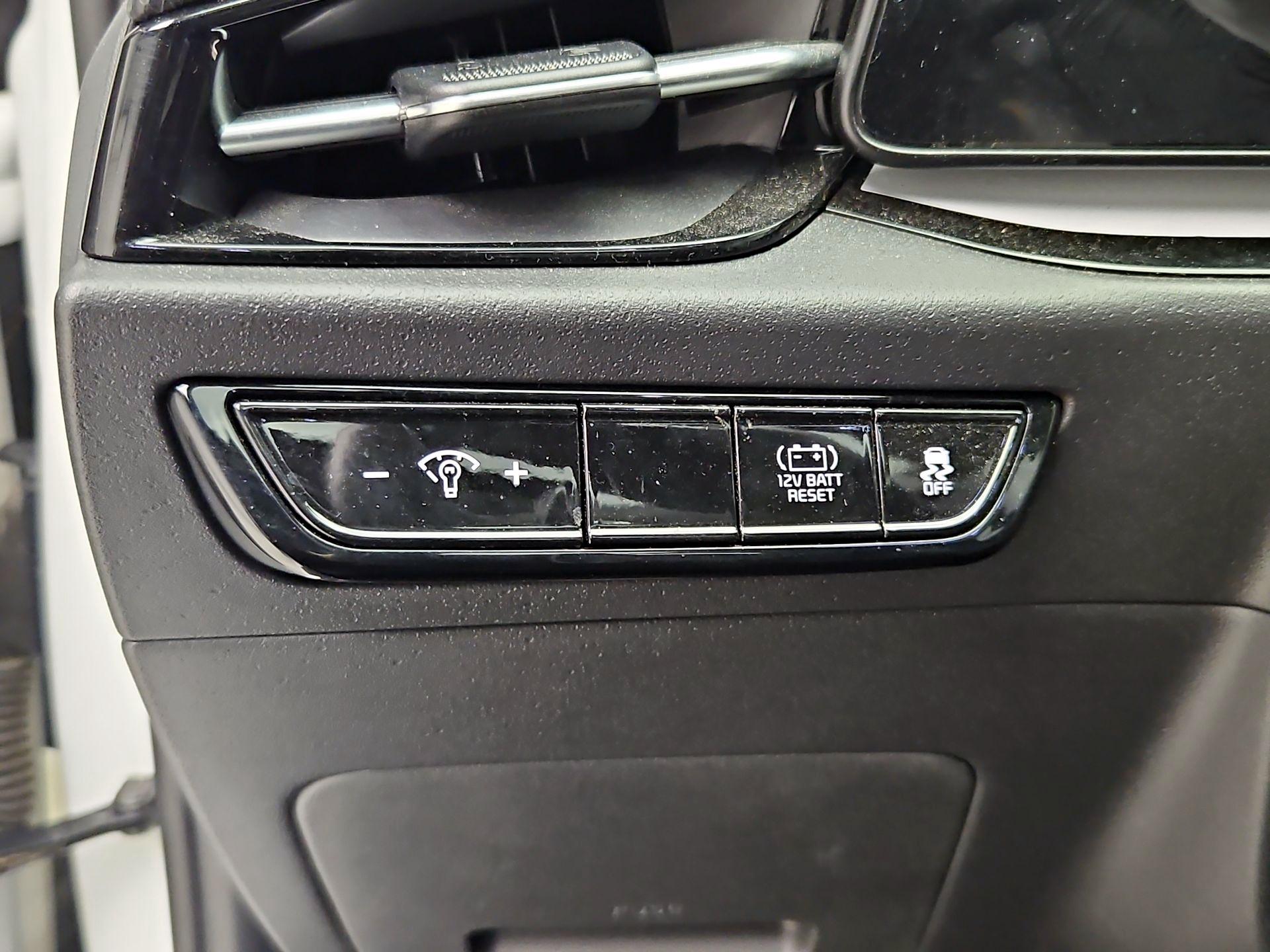 Thumbnail: 2023 Kia Niro - 13