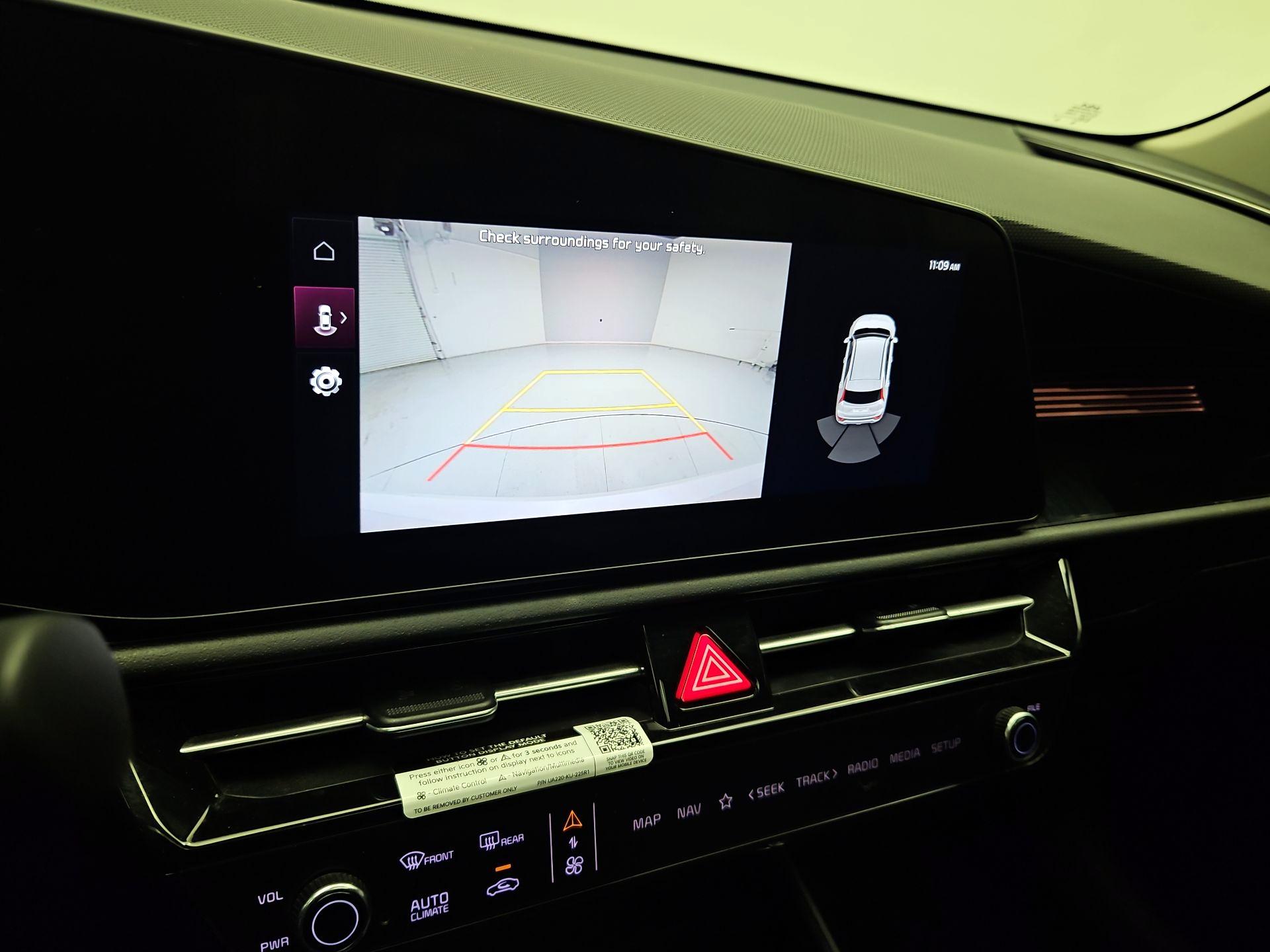 Thumbnail: 2023 Kia Niro - 15