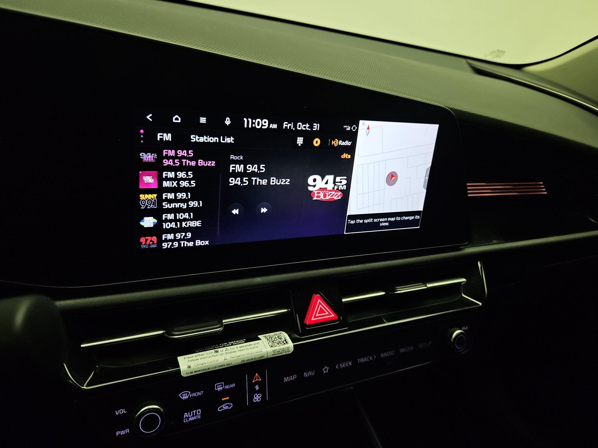 Thumbnail: 2023 Kia Niro - 16