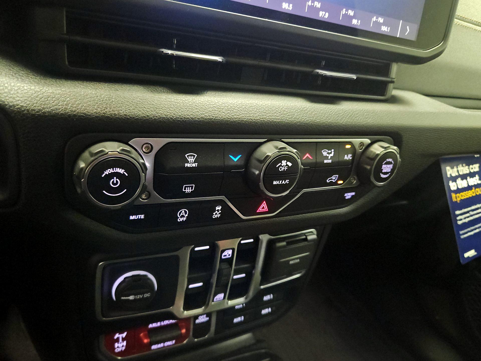 Thumbnail: 2025 Jeep Wrangler - 16