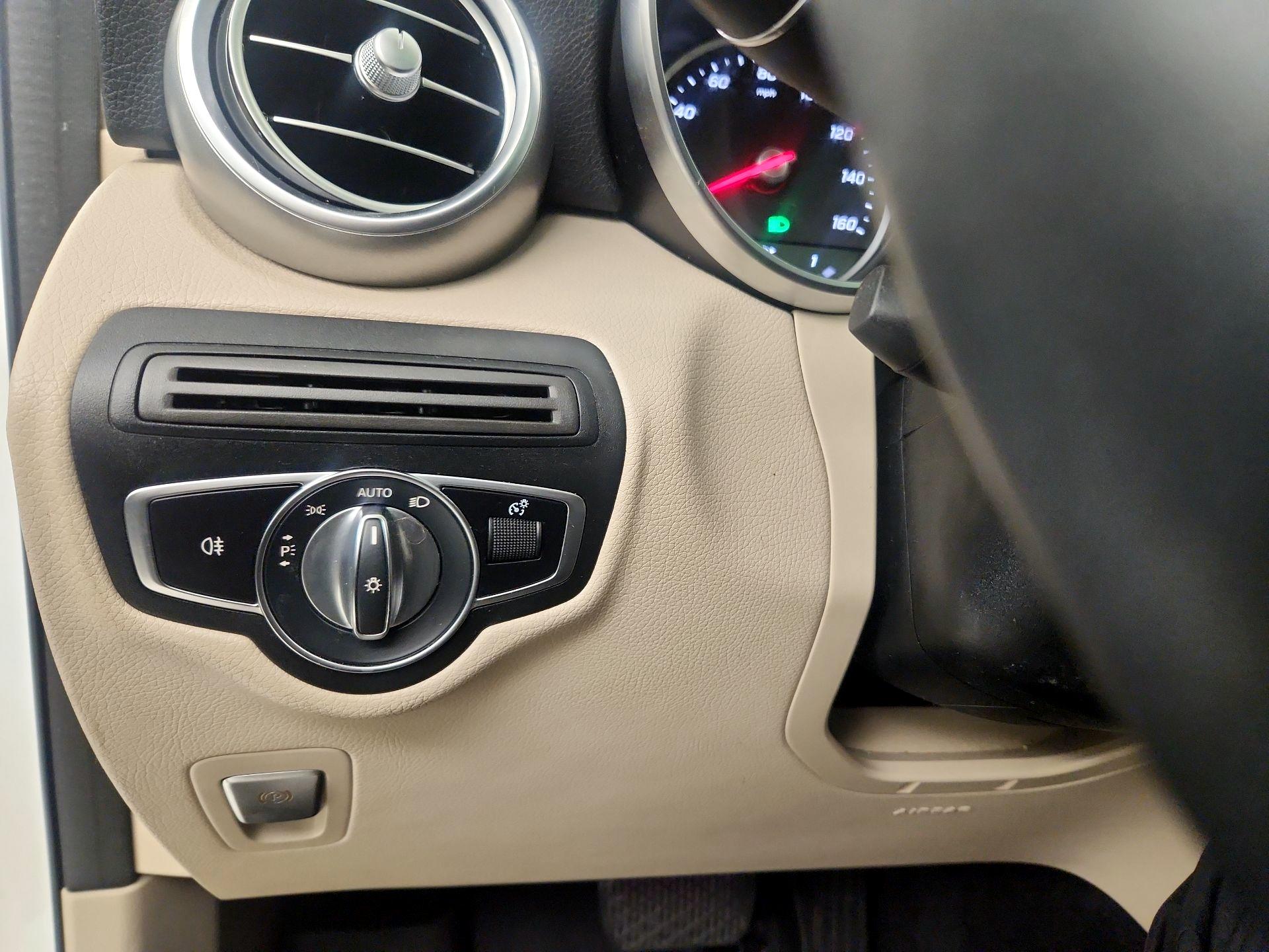 Thumbnail: 2020 Mercedes-Benz GLC - 13