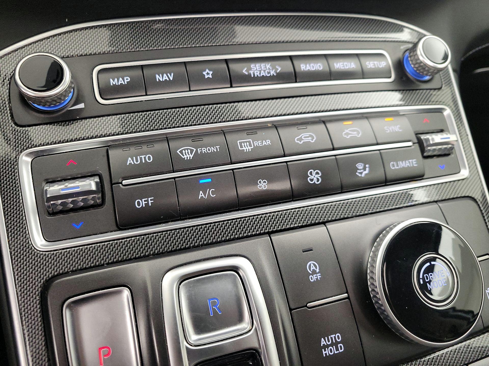 Thumbnail: 2022 Hyundai Santa Fe - 17