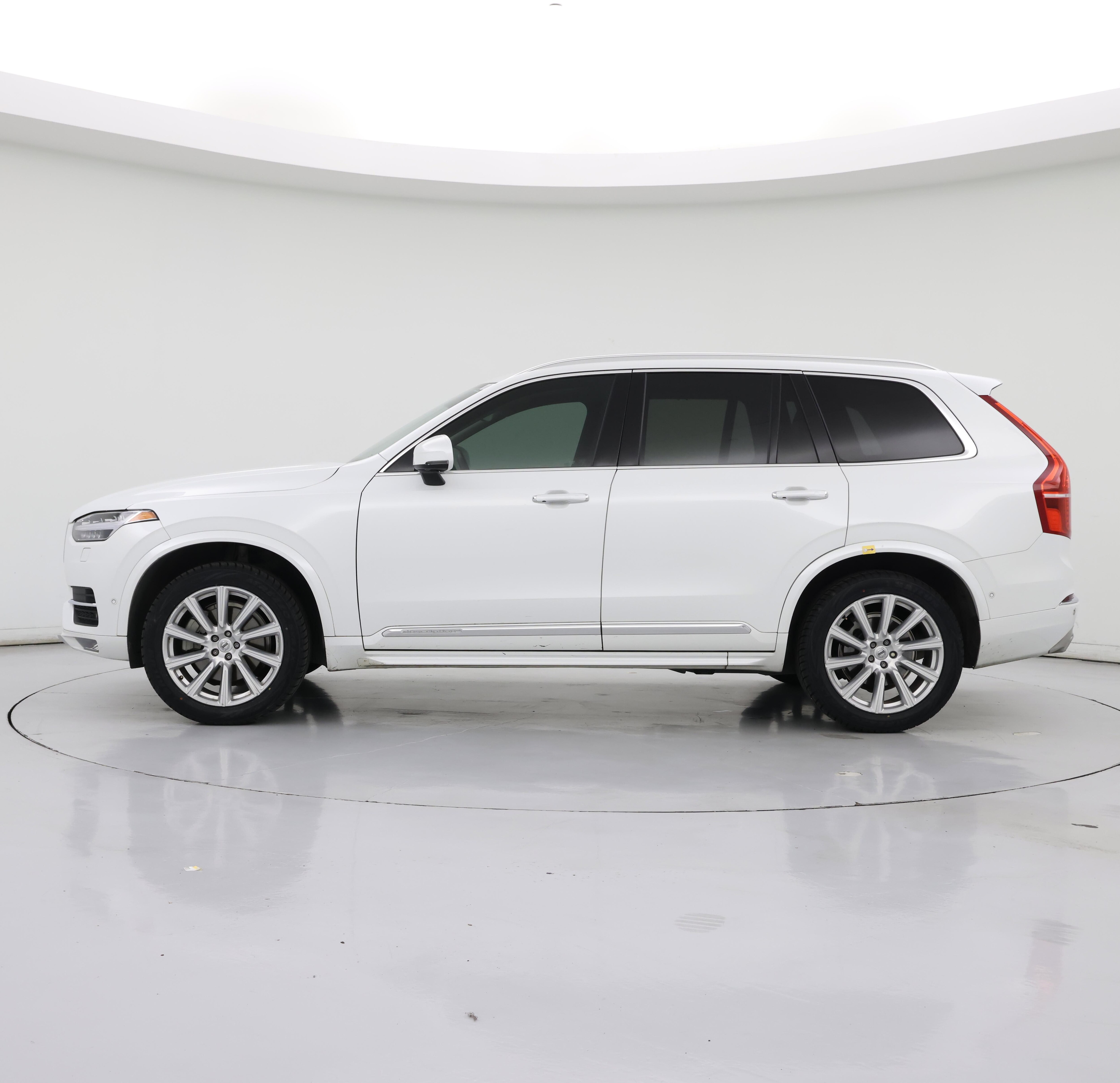 Thumbnail: 2018 Volvo XC90 - 3
