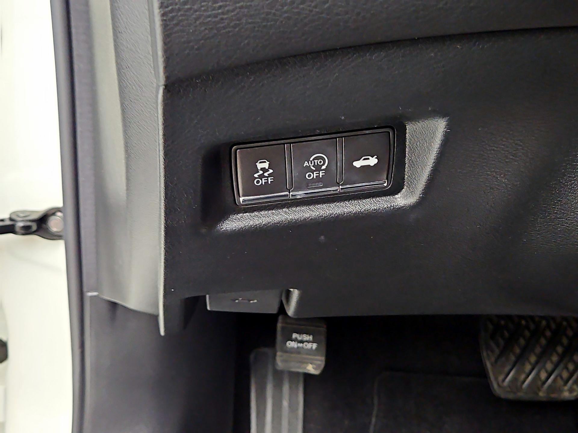 Thumbnail: 2017 INFINITI Q60 - 13