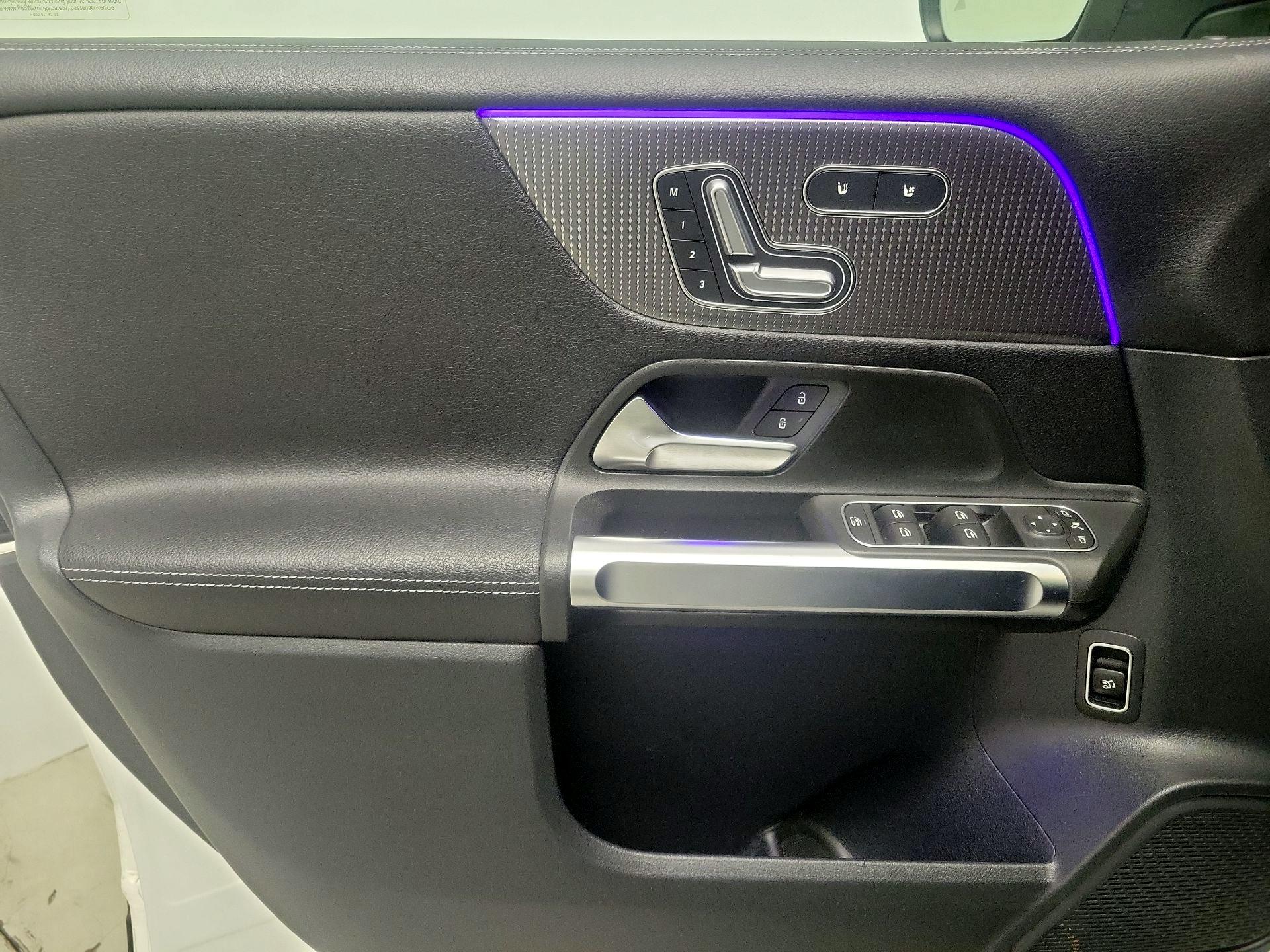 Thumbnail: 2022 Mercedes-Benz GLB - 12