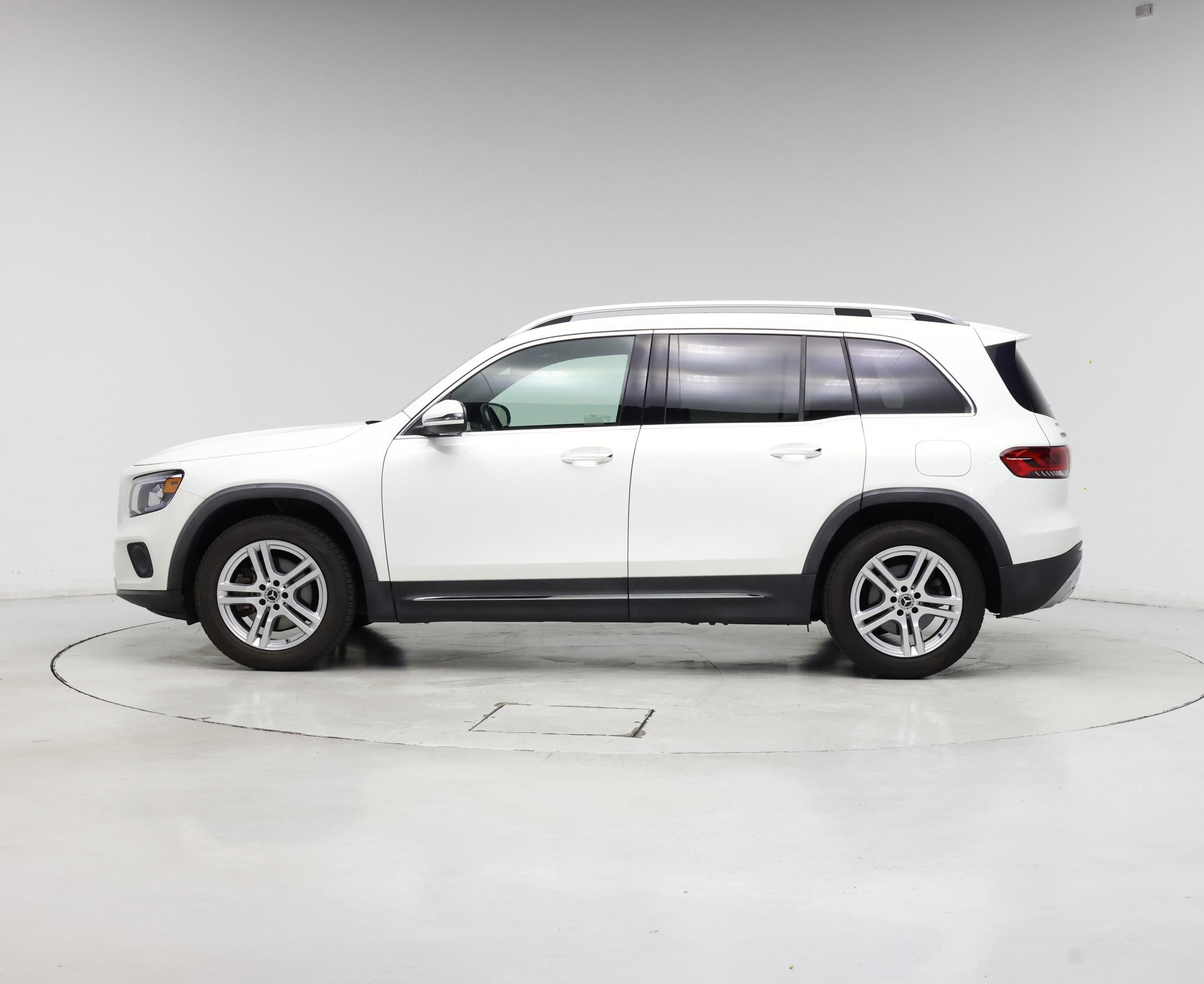 Thumbnail: 2022 Mercedes-Benz GLB - 3