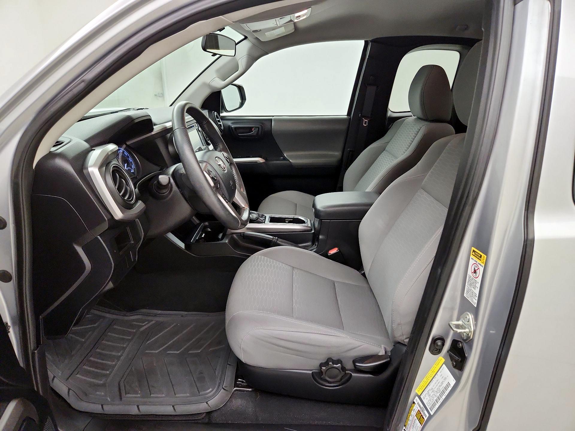 Thumbnail: 2016 Toyota Tacoma - 11