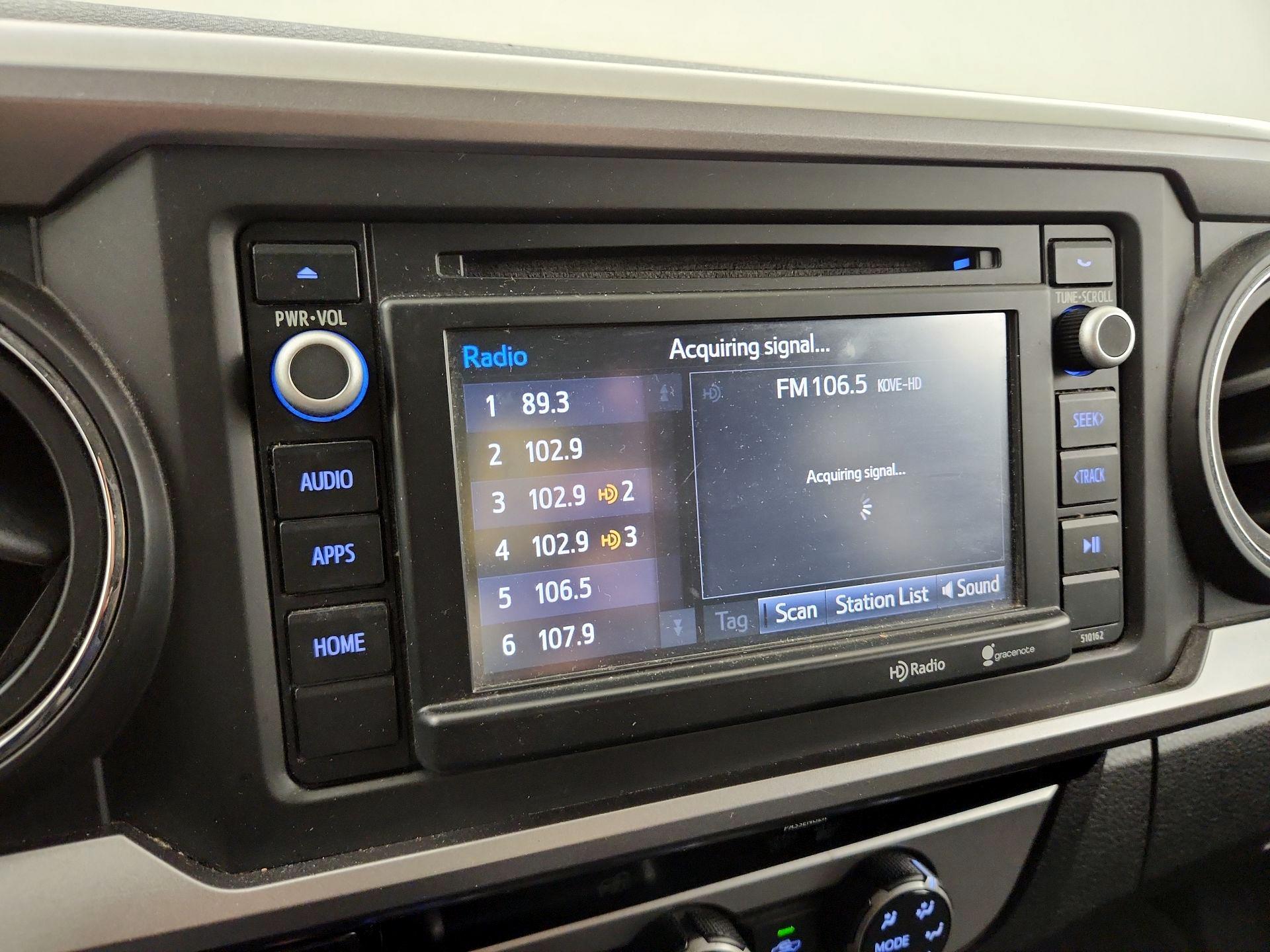 Thumbnail: 2016 Toyota Tacoma - 14