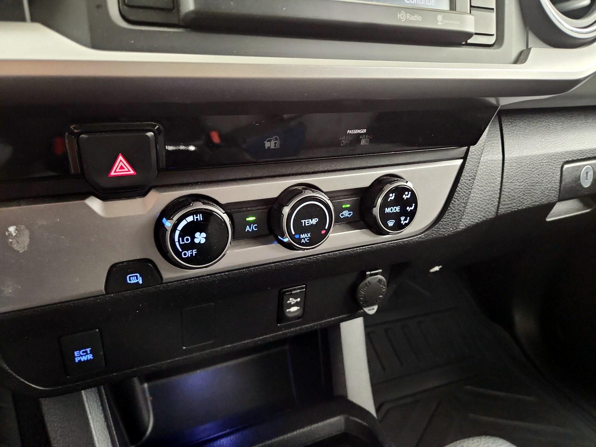 Thumbnail: 2016 Toyota Tacoma - 15