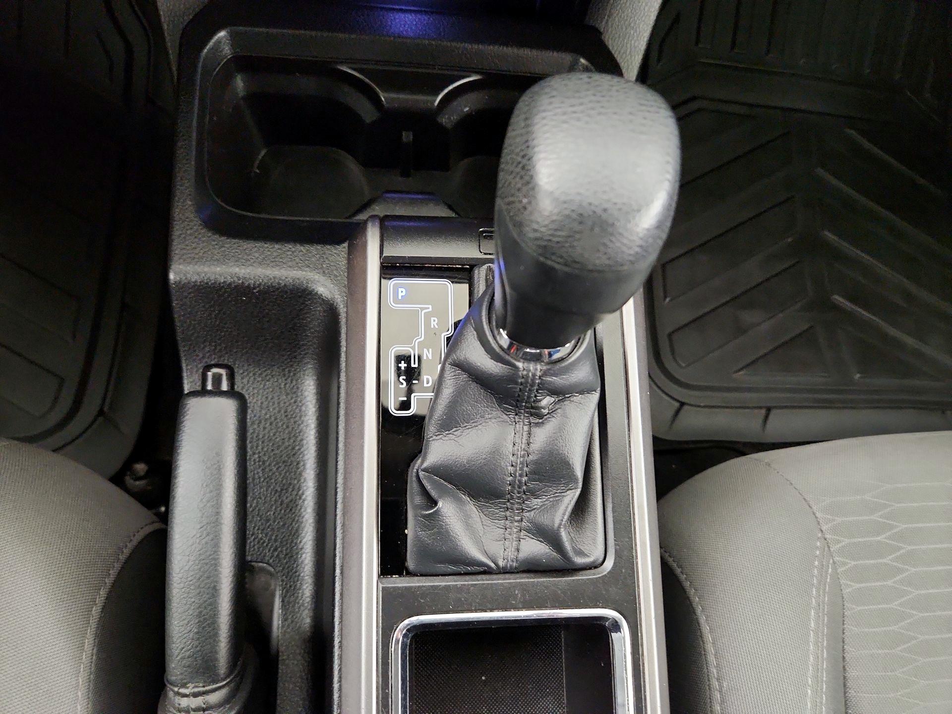 Thumbnail: 2016 Toyota Tacoma - 16