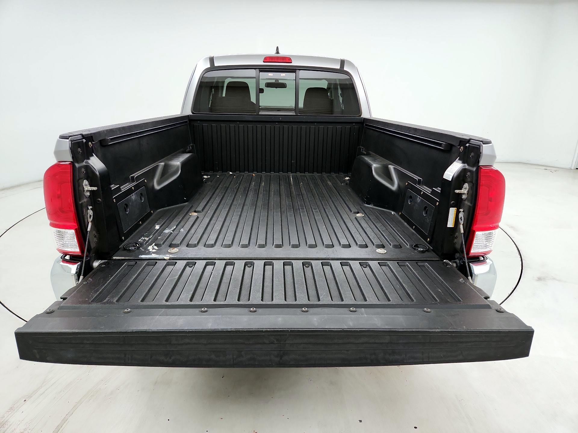 Thumbnail: 2016 Toyota Tacoma - 19