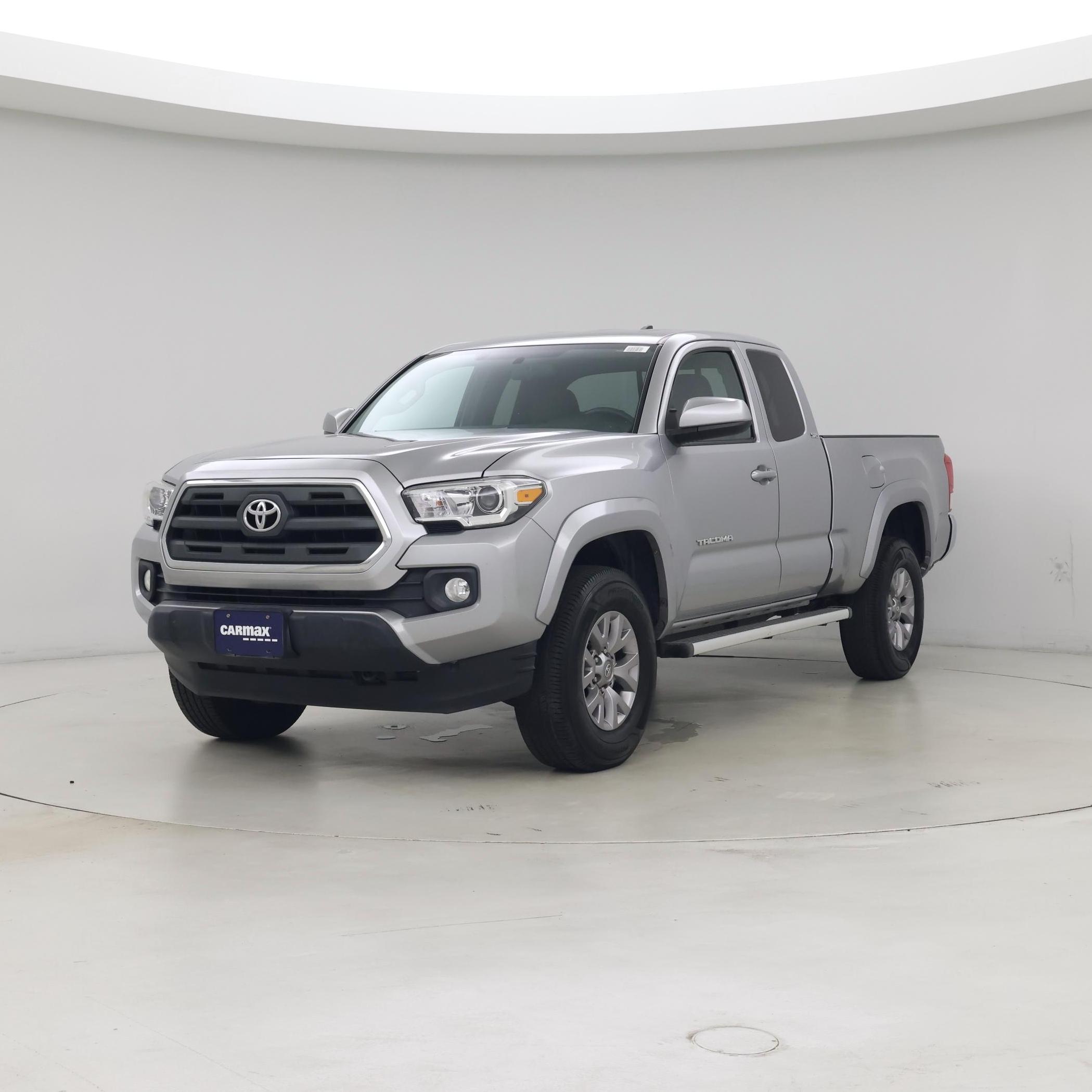 Thumbnail: 2016 Toyota Tacoma - 4