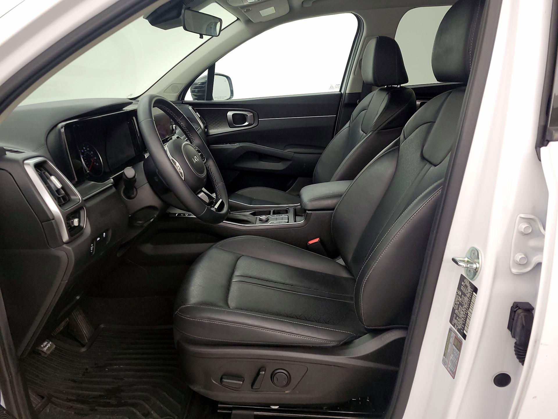 Thumbnail: 2023 Kia Sorento - 11