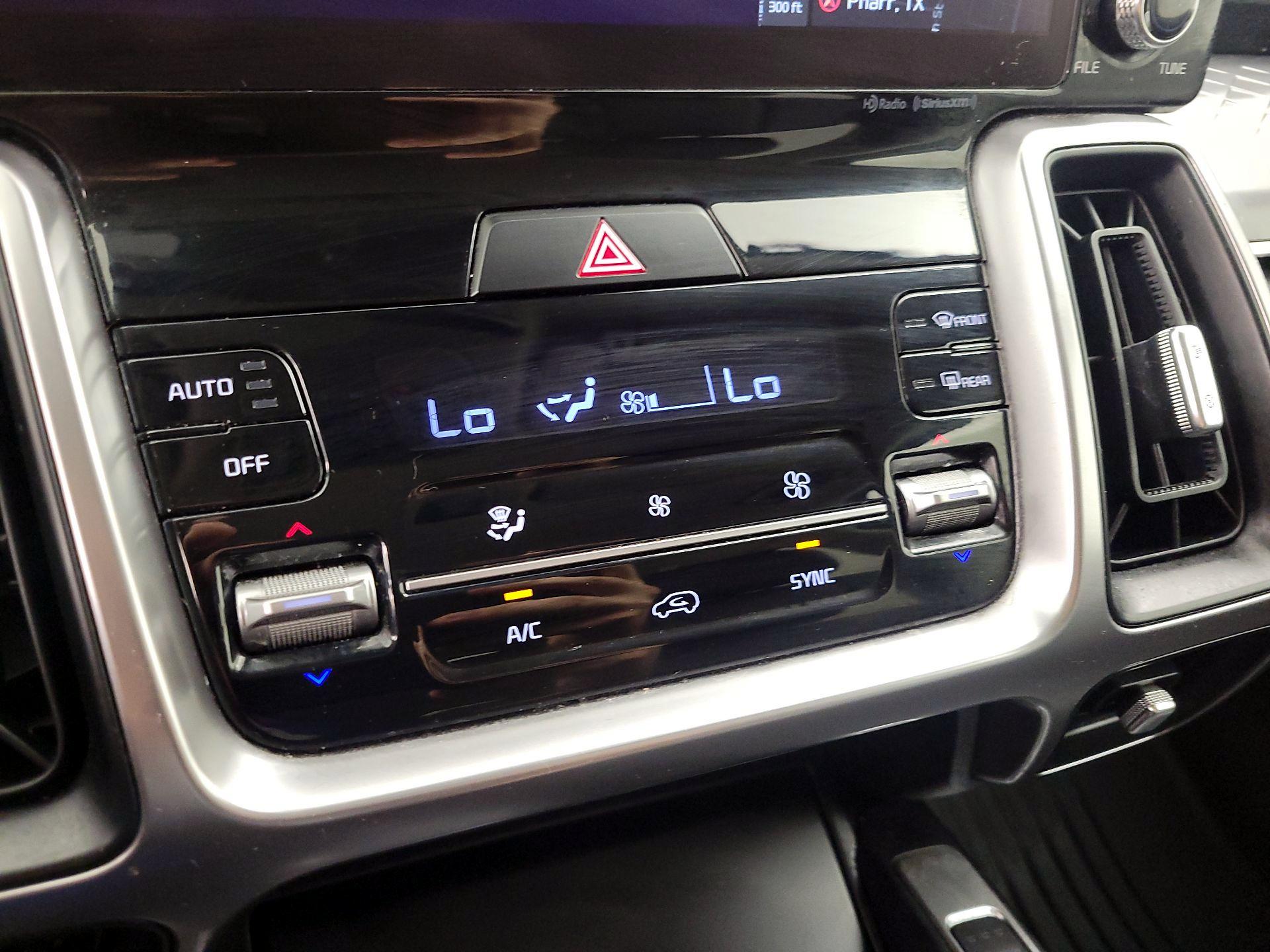 Thumbnail: 2023 Kia Sorento - 17