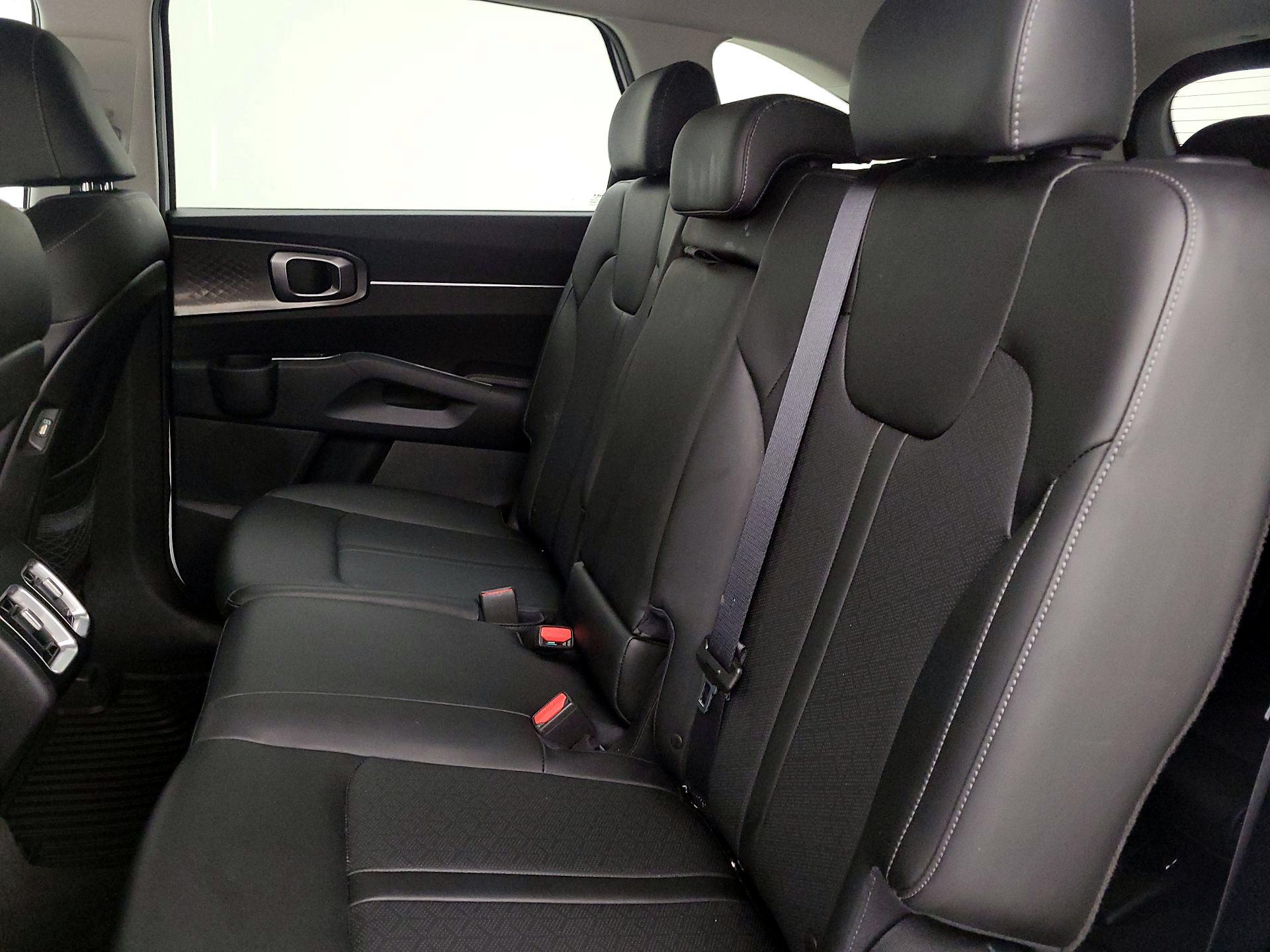 Thumbnail: 2023 Kia Sorento - 20