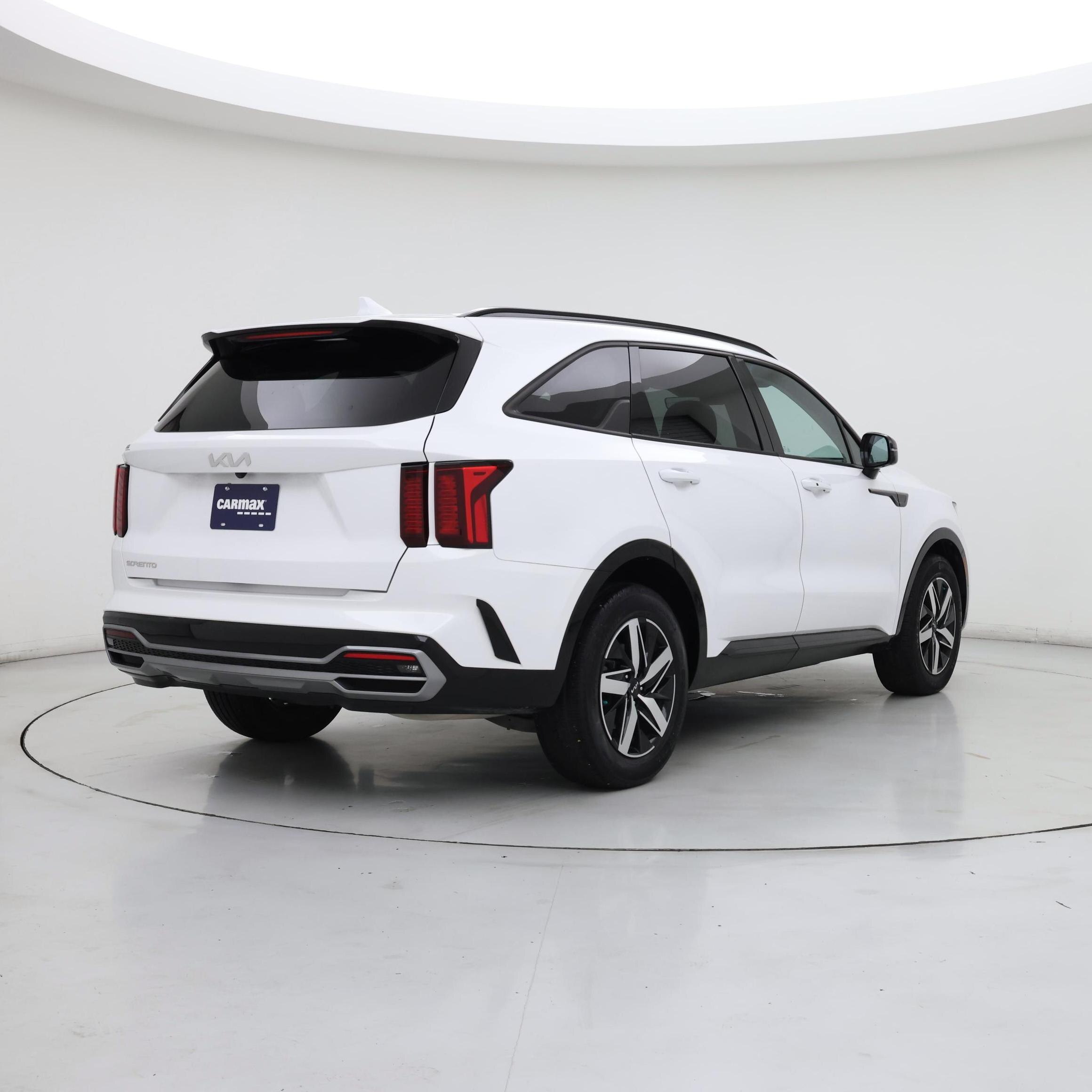 Thumbnail: 2023 Kia Sorento - 8