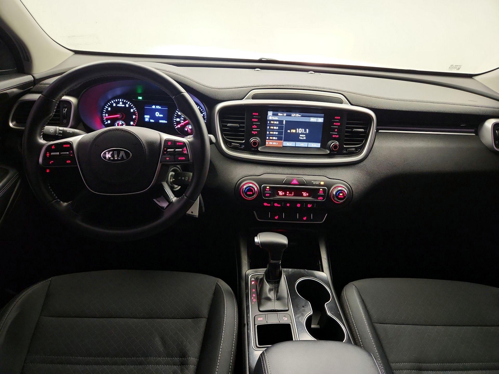 Thumbnail: 2019 Kia Sorento - 9