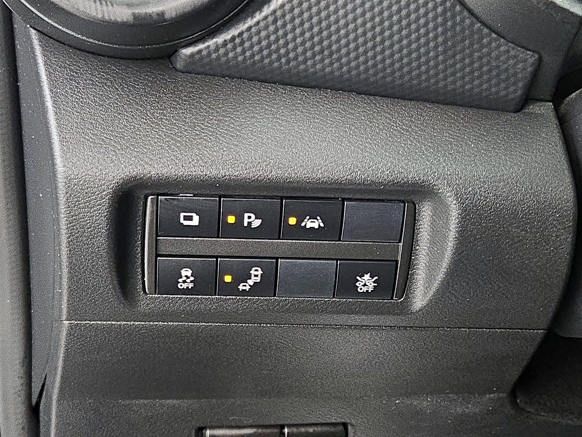 Thumbnail: 2023 Nissan Kicks - 13