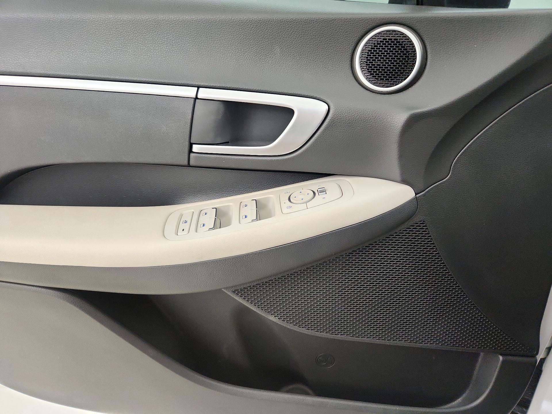 Thumbnail: 2023 Hyundai Sonata - 12