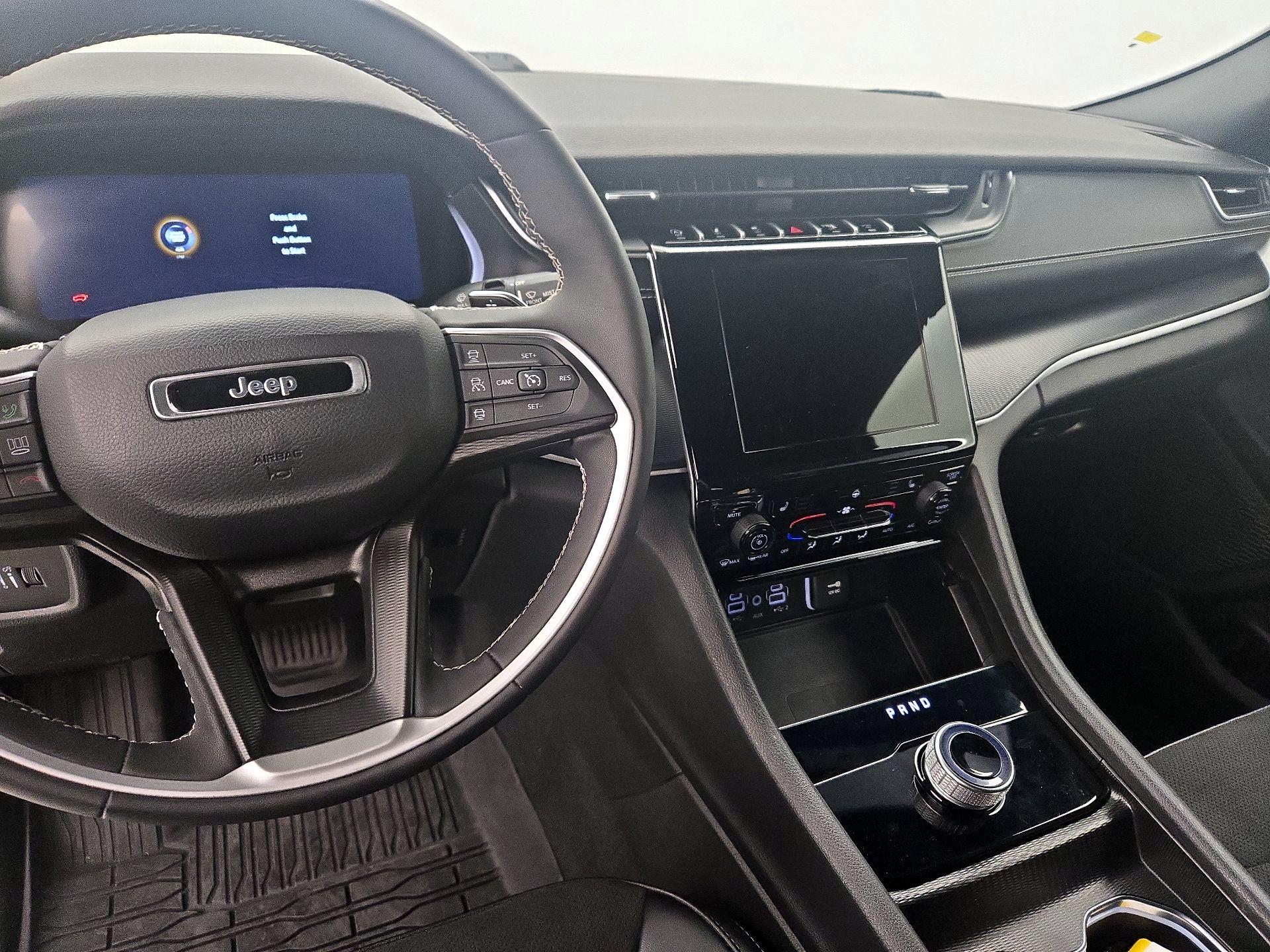 Thumbnail: 2024 Jeep Grand Cherokee - 9