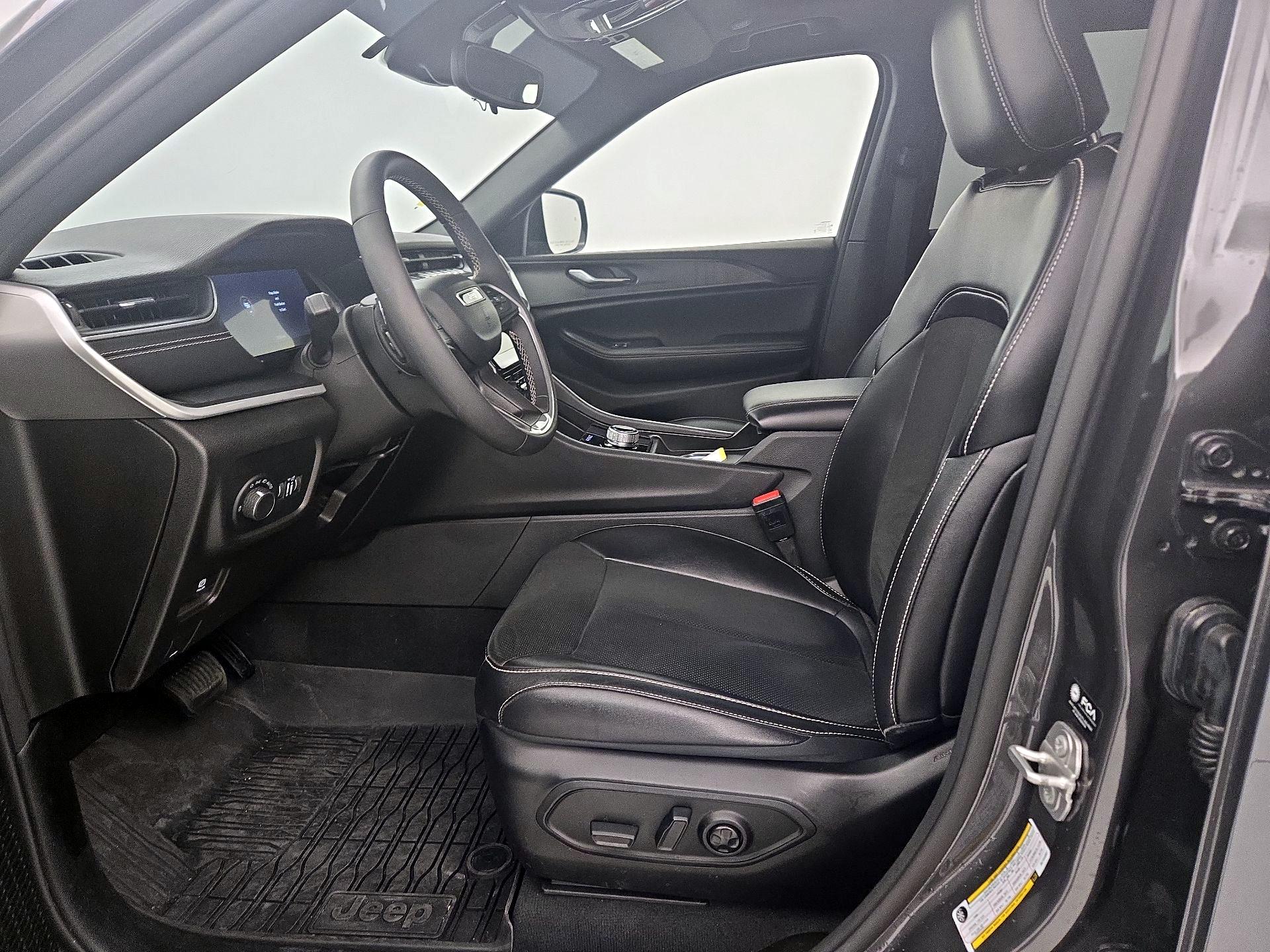 Thumbnail: 2024 Jeep Grand Cherokee - 11