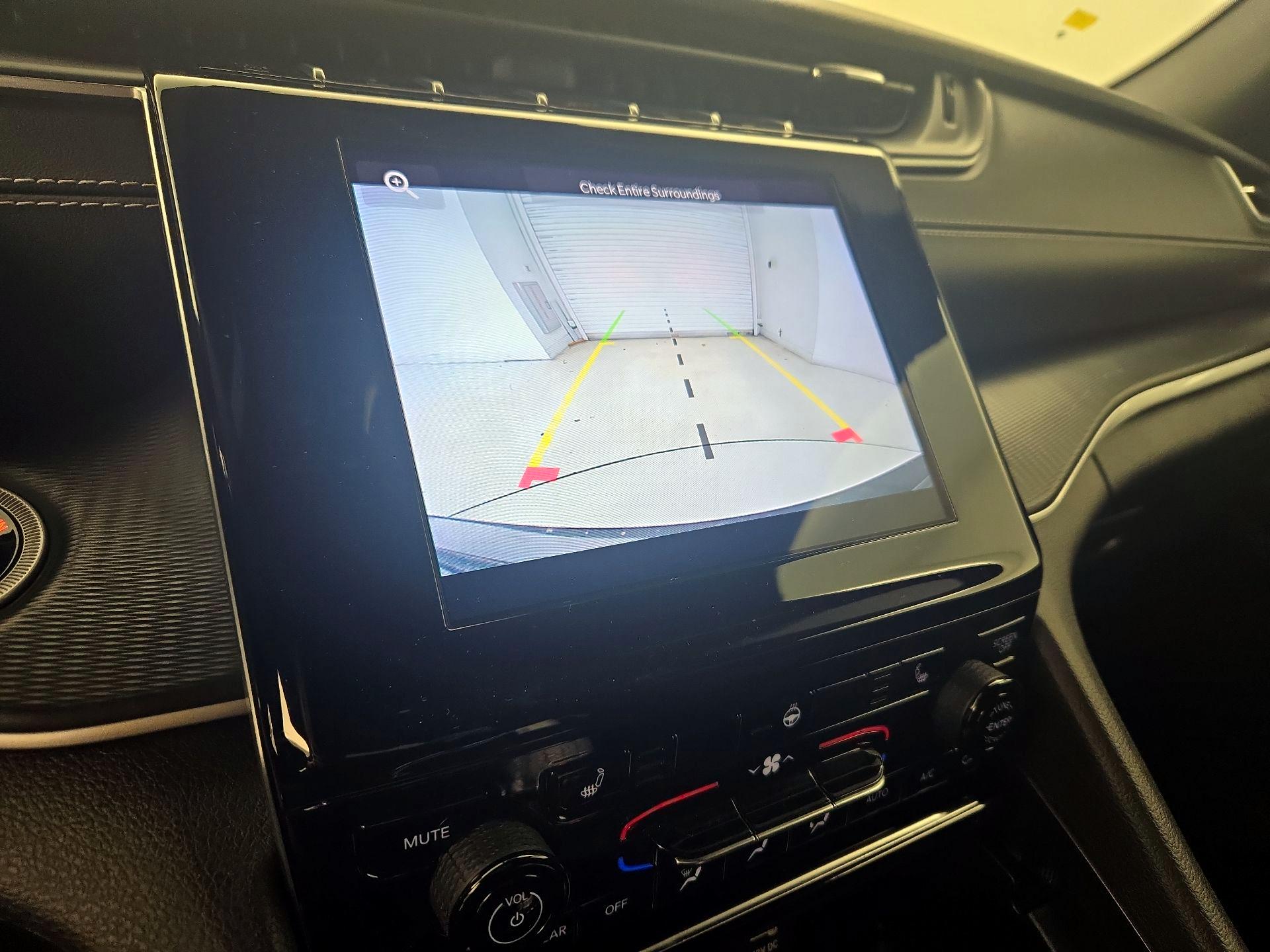 Thumbnail: 2024 Jeep Grand Cherokee - 14