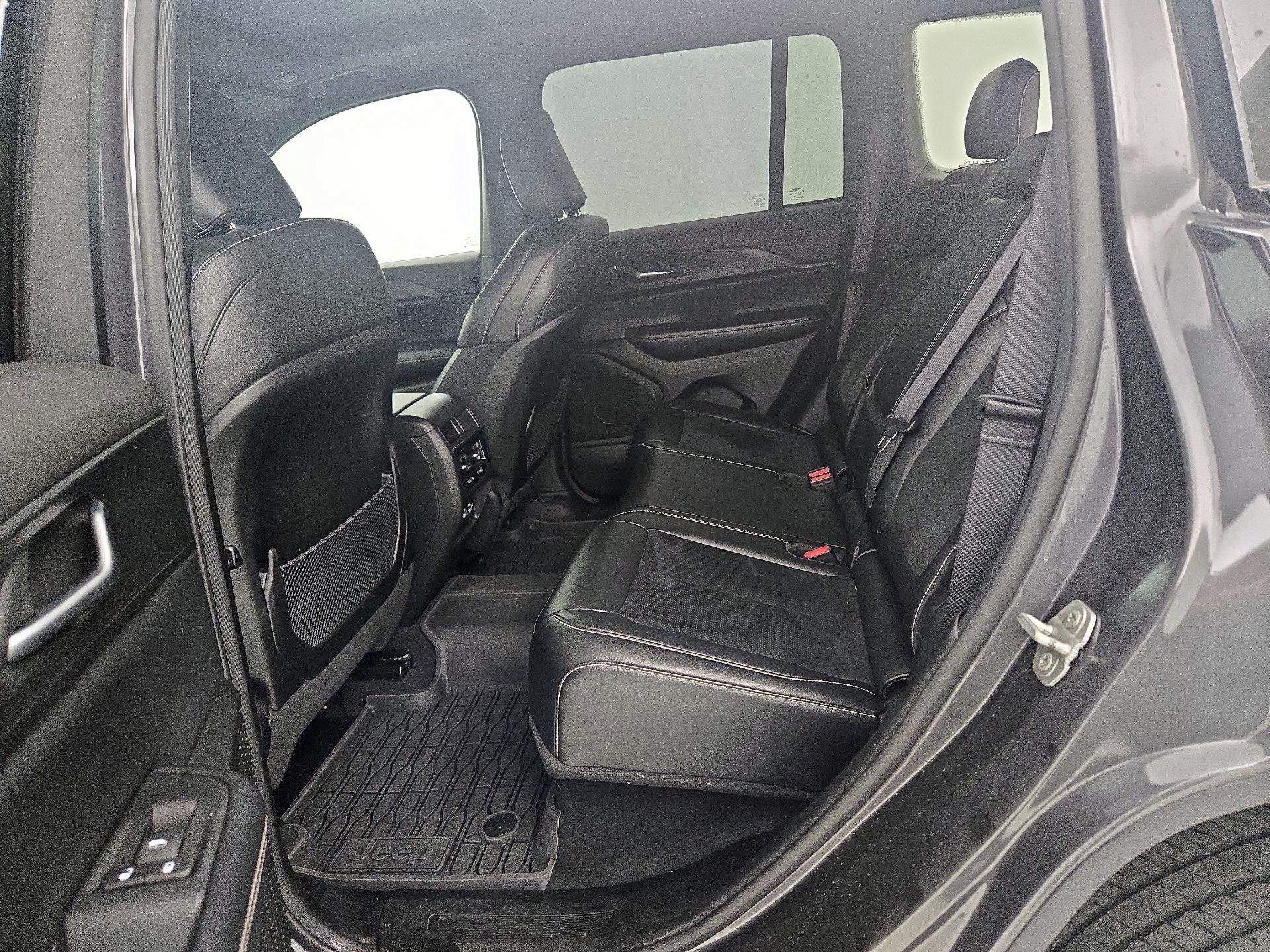 Thumbnail: 2024 Jeep Grand Cherokee - 20