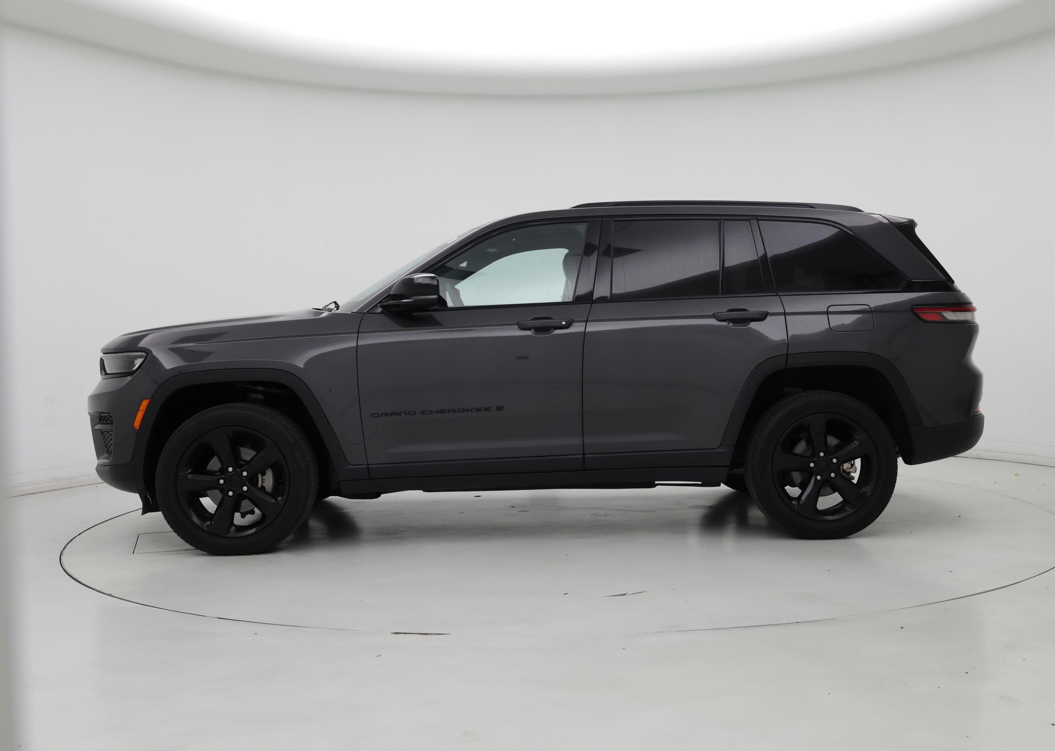 Thumbnail: 2024 Jeep Grand Cherokee - 3