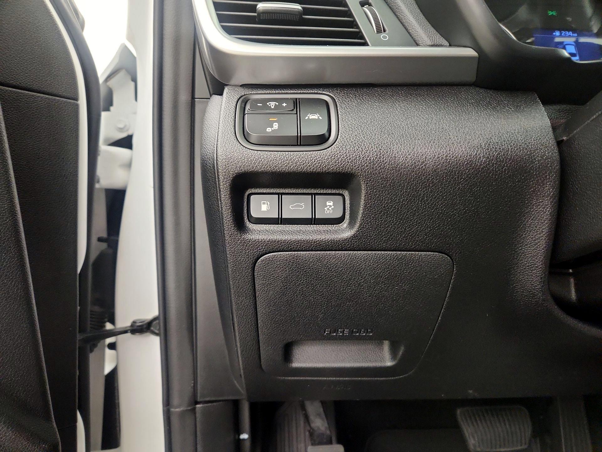 Thumbnail: 2019 Kia Optima - 13