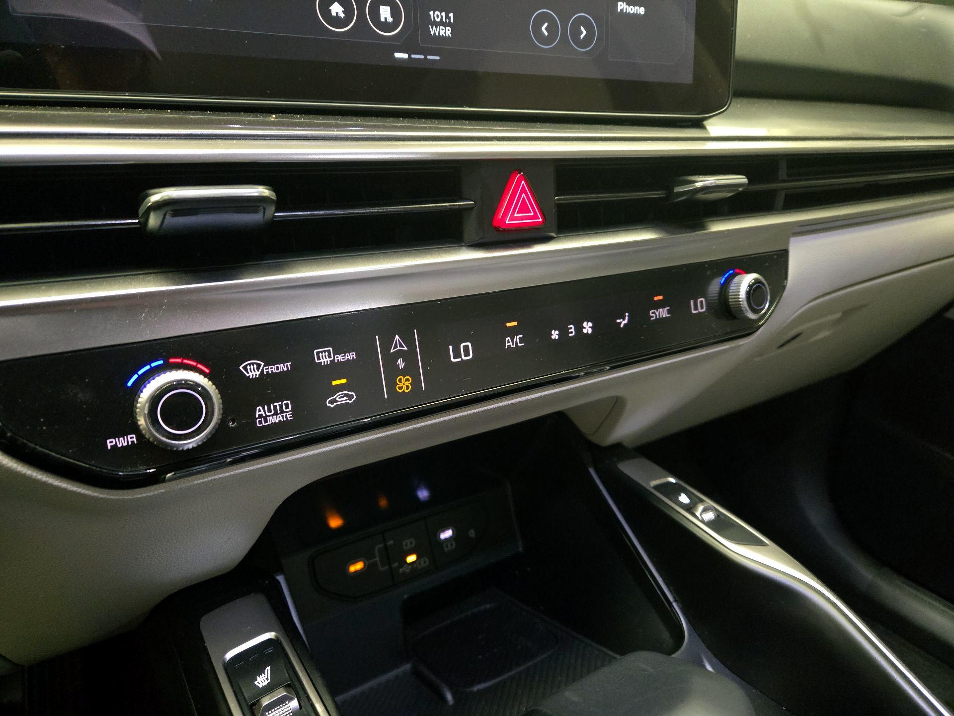 Thumbnail: 2025 Kia Sorento - 17