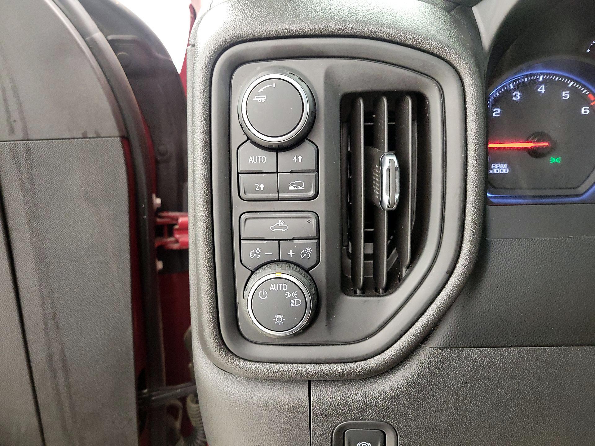 Thumbnail: 2019 Chevrolet Silverado 1500 - 13