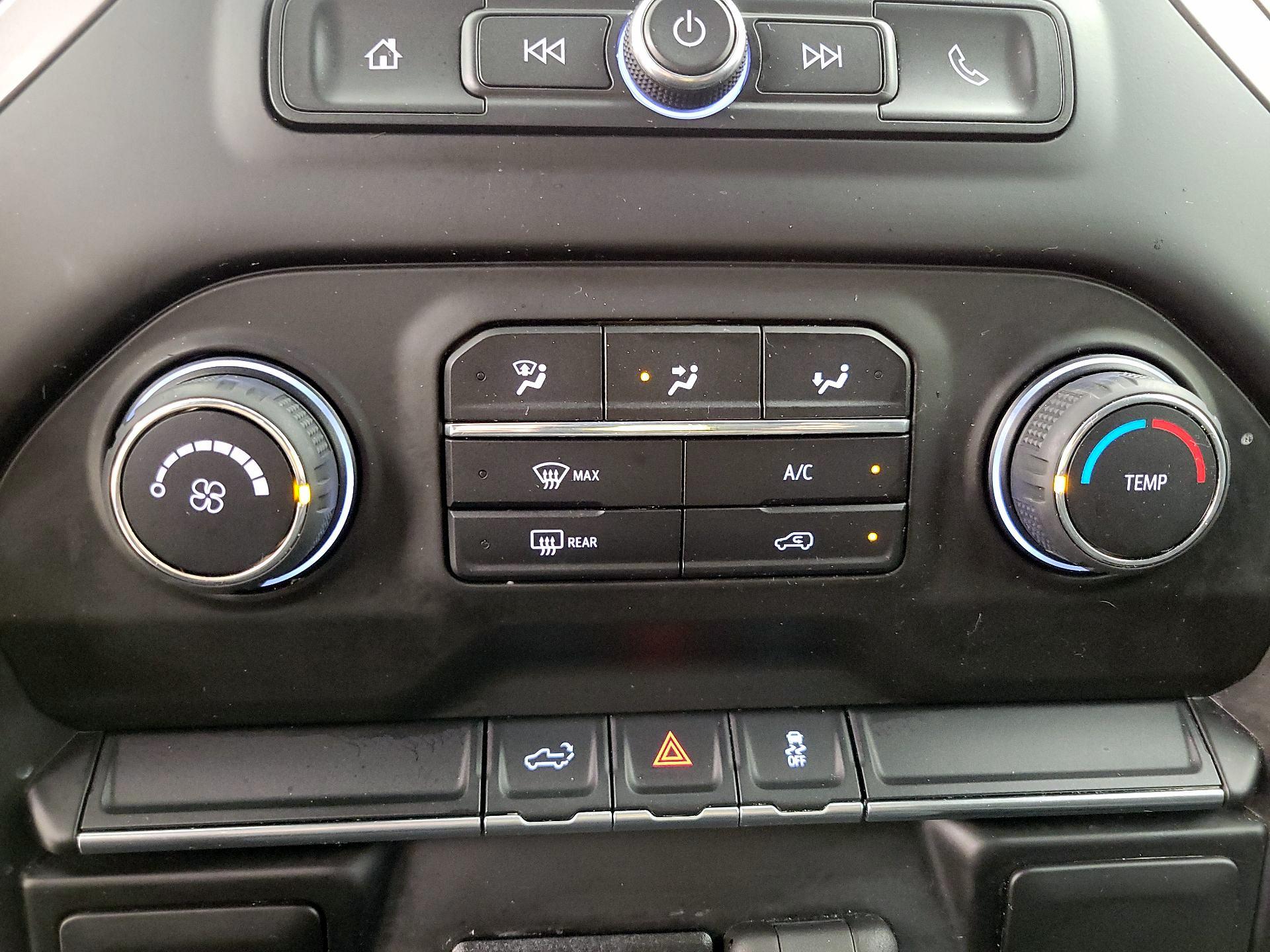 Thumbnail: 2019 Chevrolet Silverado 1500 - 16