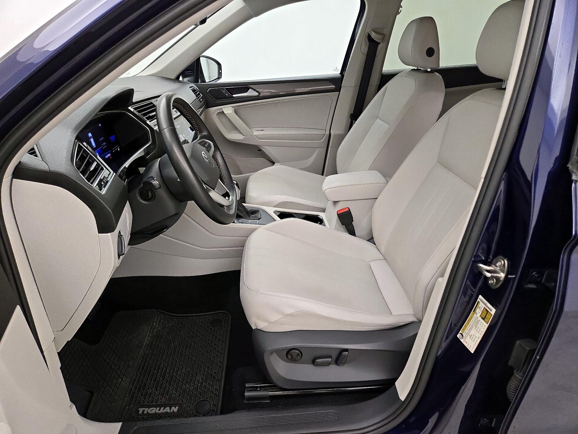 Thumbnail: 2023 Volkswagen Tiguan - 11