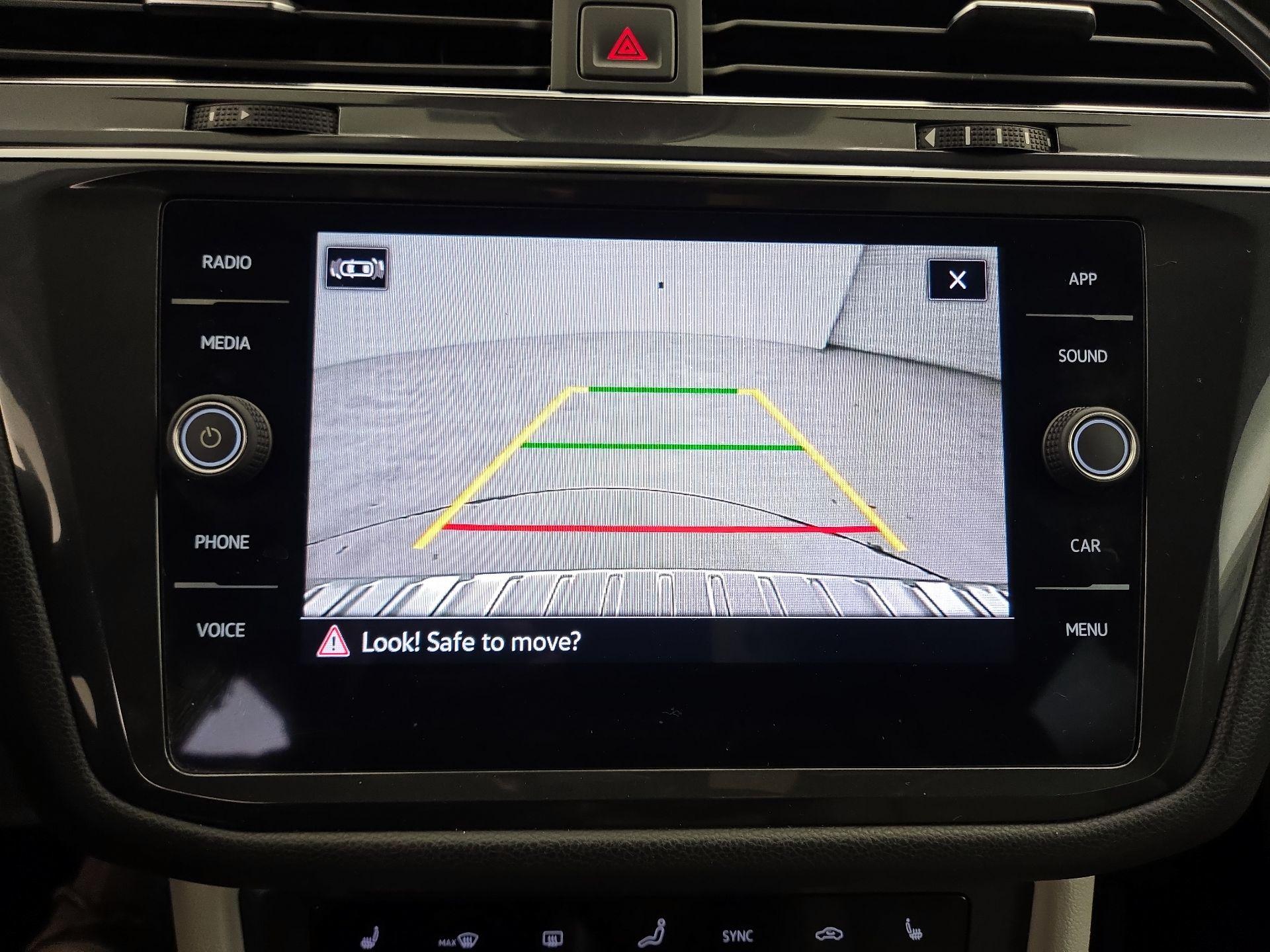 Thumbnail: 2023 Volkswagen Tiguan - 14