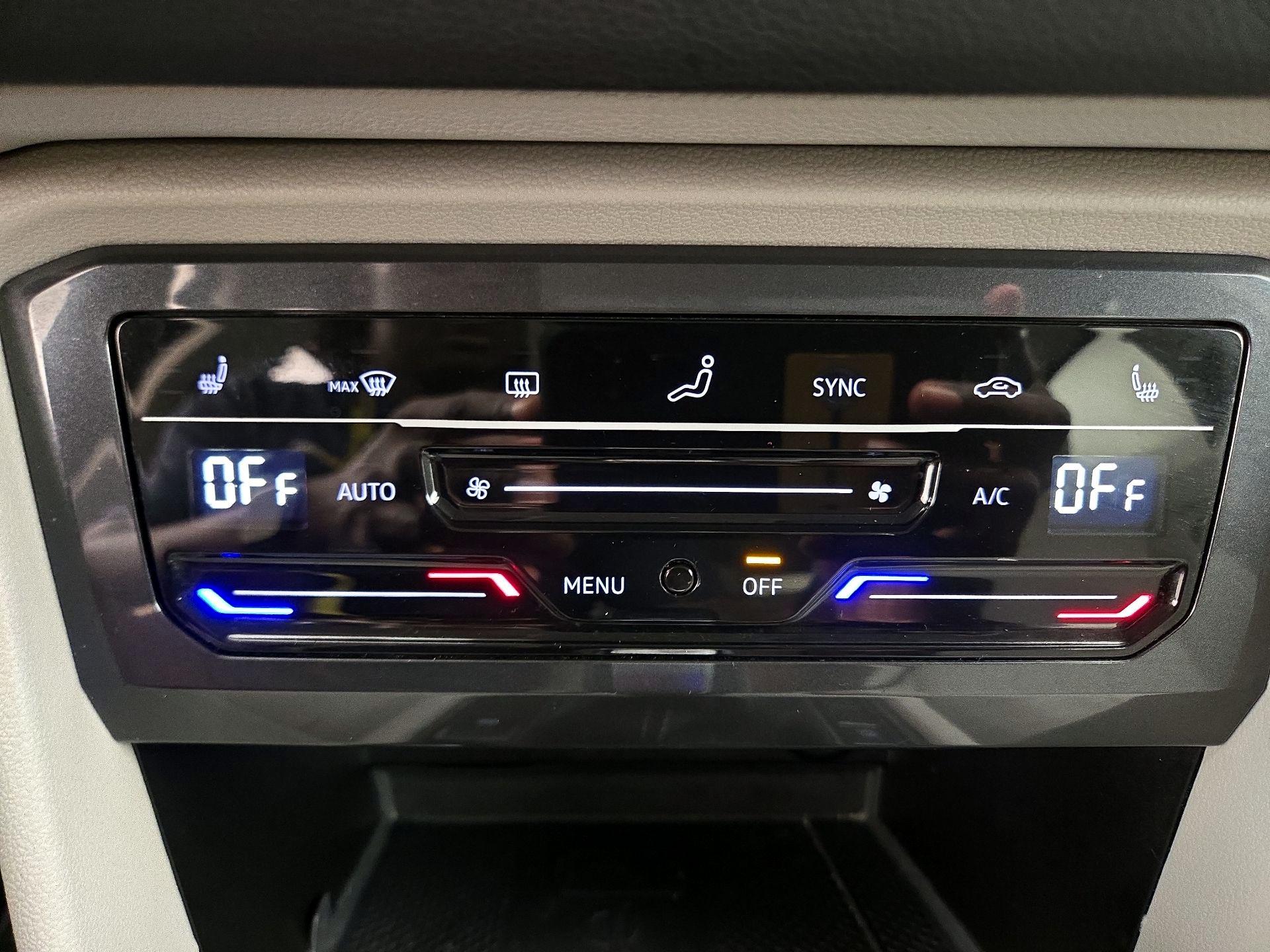 Thumbnail: 2023 Volkswagen Tiguan - 16