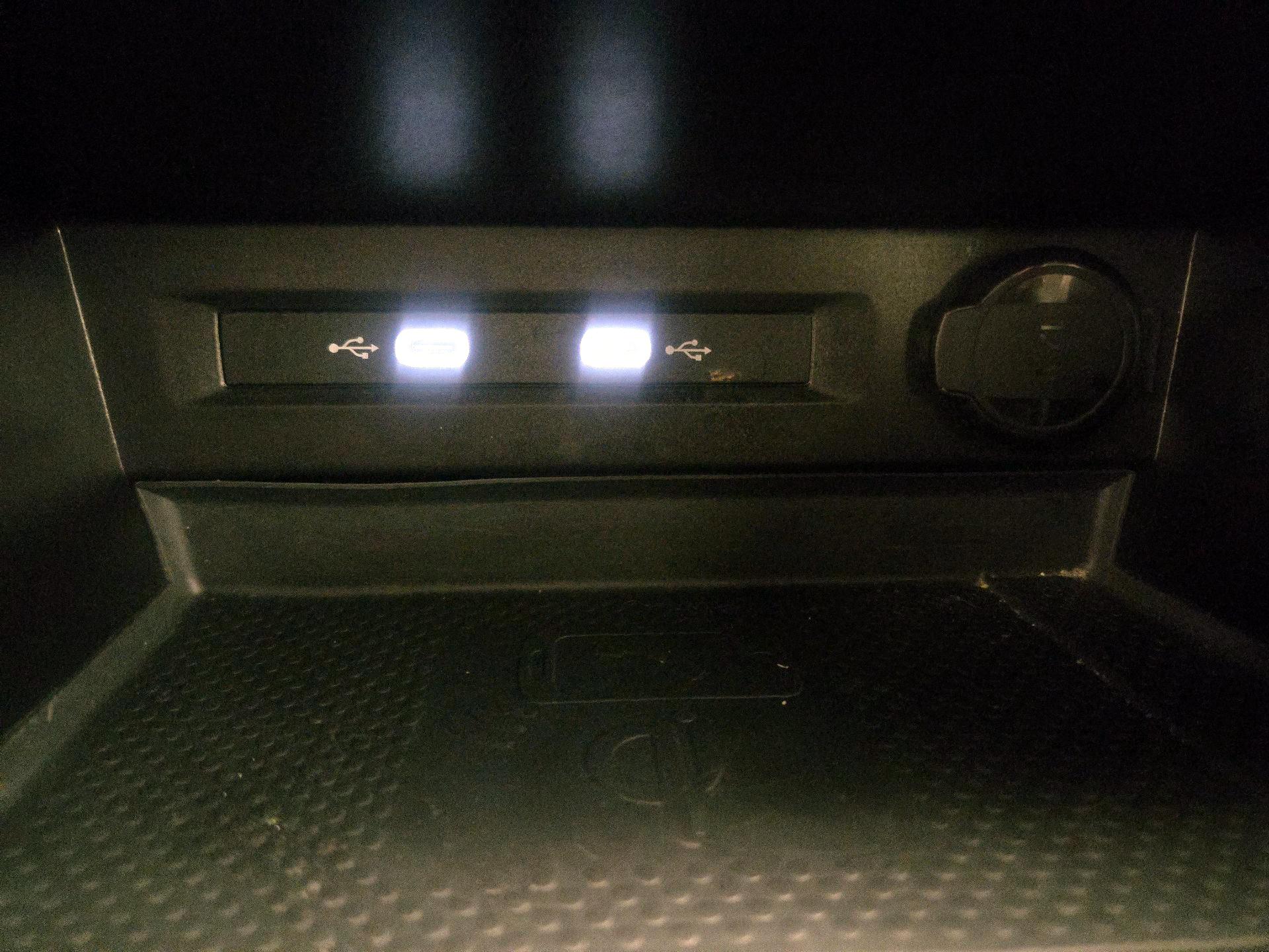 Thumbnail: 2023 Volkswagen Tiguan - 18