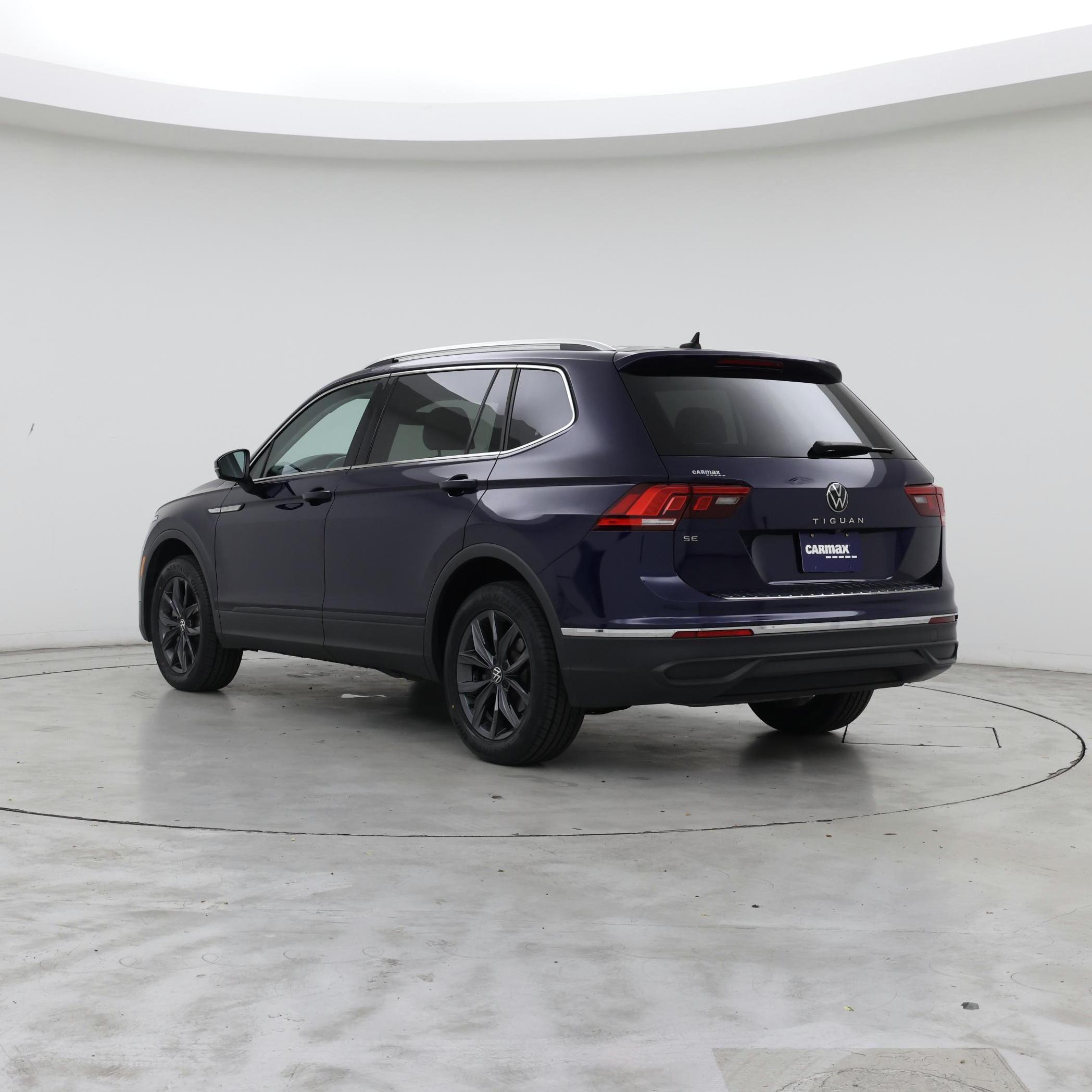 Thumbnail: 2023 Volkswagen Tiguan - 2