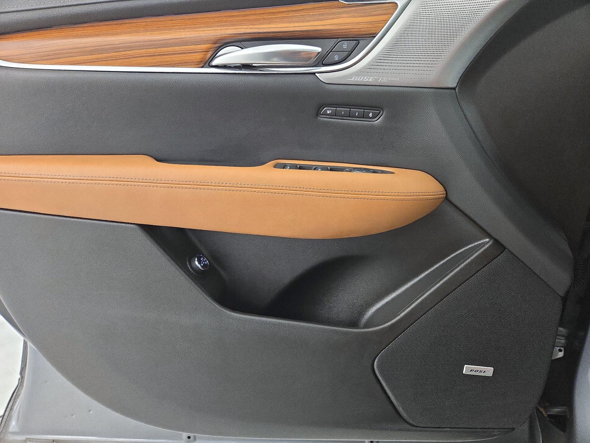 Thumbnail: 2022 Cadillac XT5 - 12