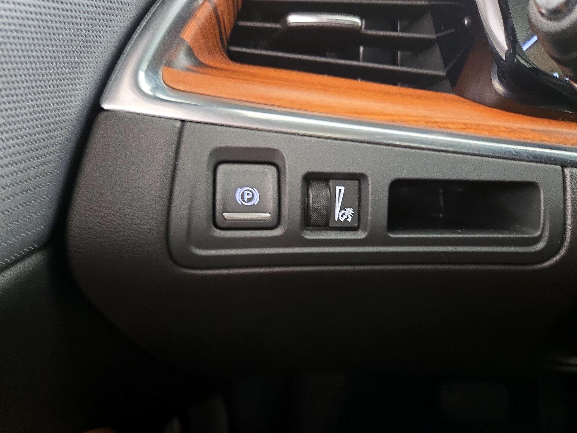 Thumbnail: 2022 Cadillac XT5 - 13