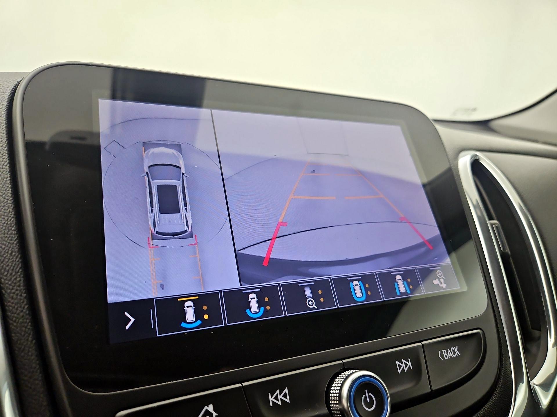 Thumbnail: 2019 Chevrolet Equinox - 14