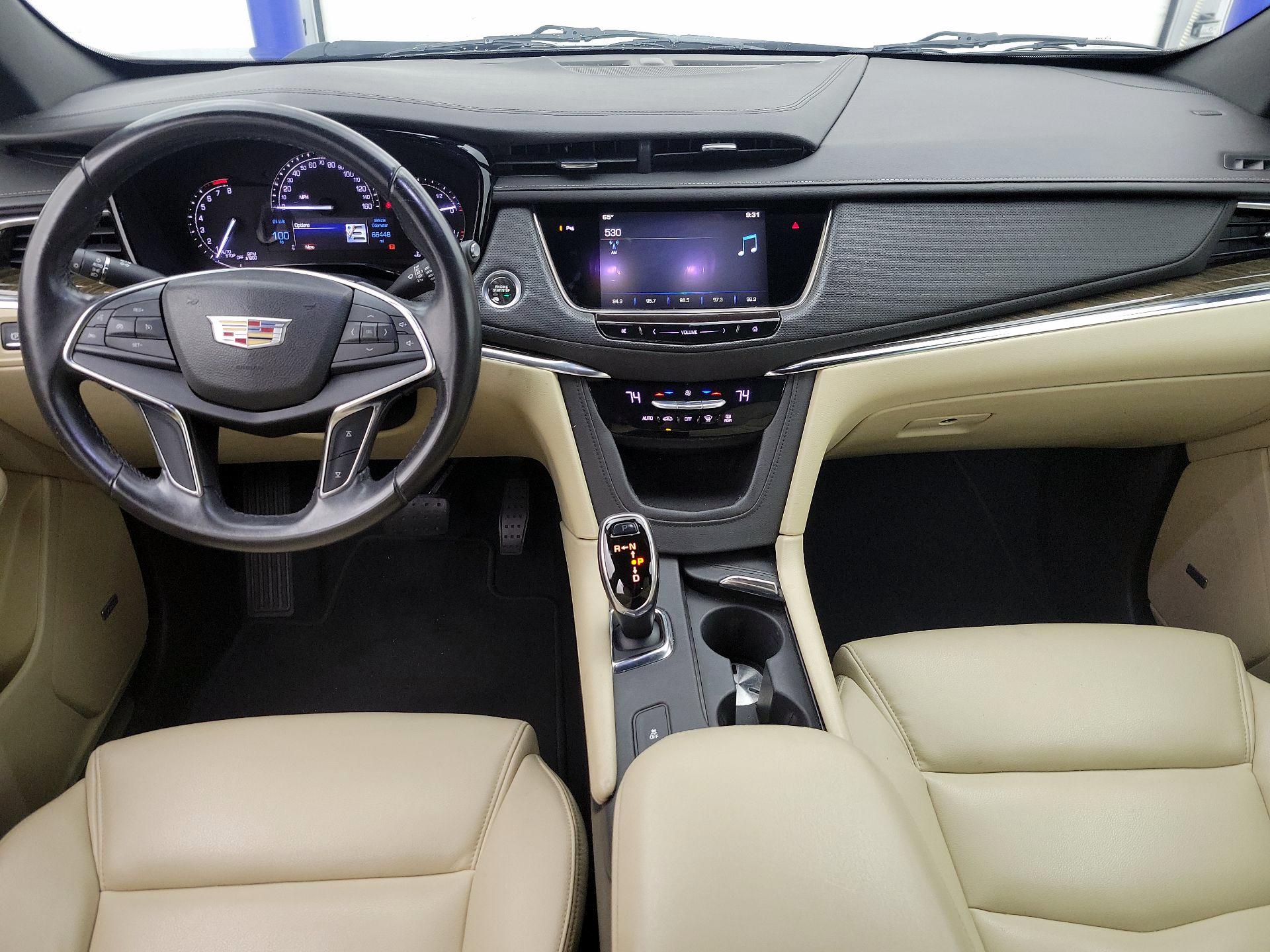 Thumbnail: 2017 Cadillac XT5 - 9