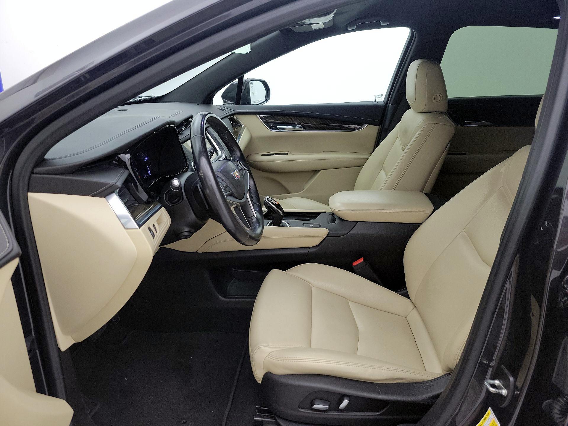 Thumbnail: 2017 Cadillac XT5 - 11