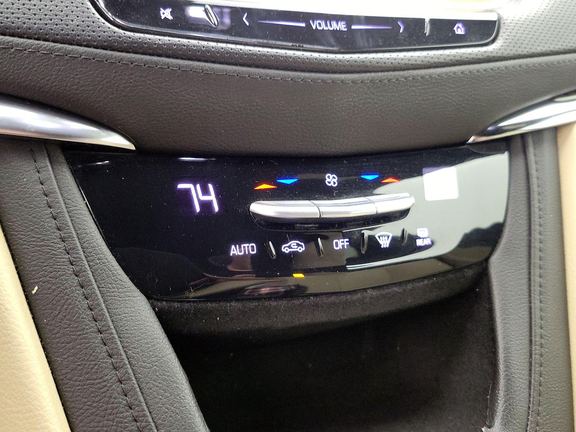 Thumbnail: 2017 Cadillac XT5 - 16