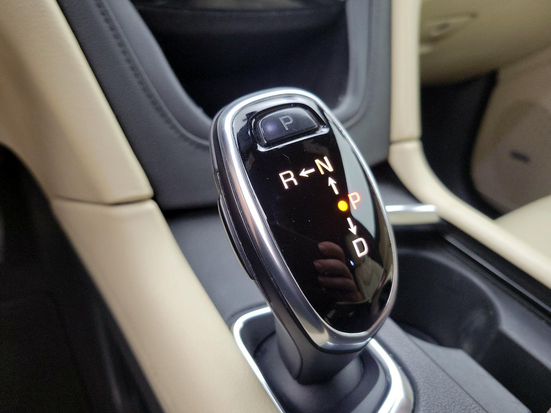 Thumbnail: 2017 Cadillac XT5 - 17