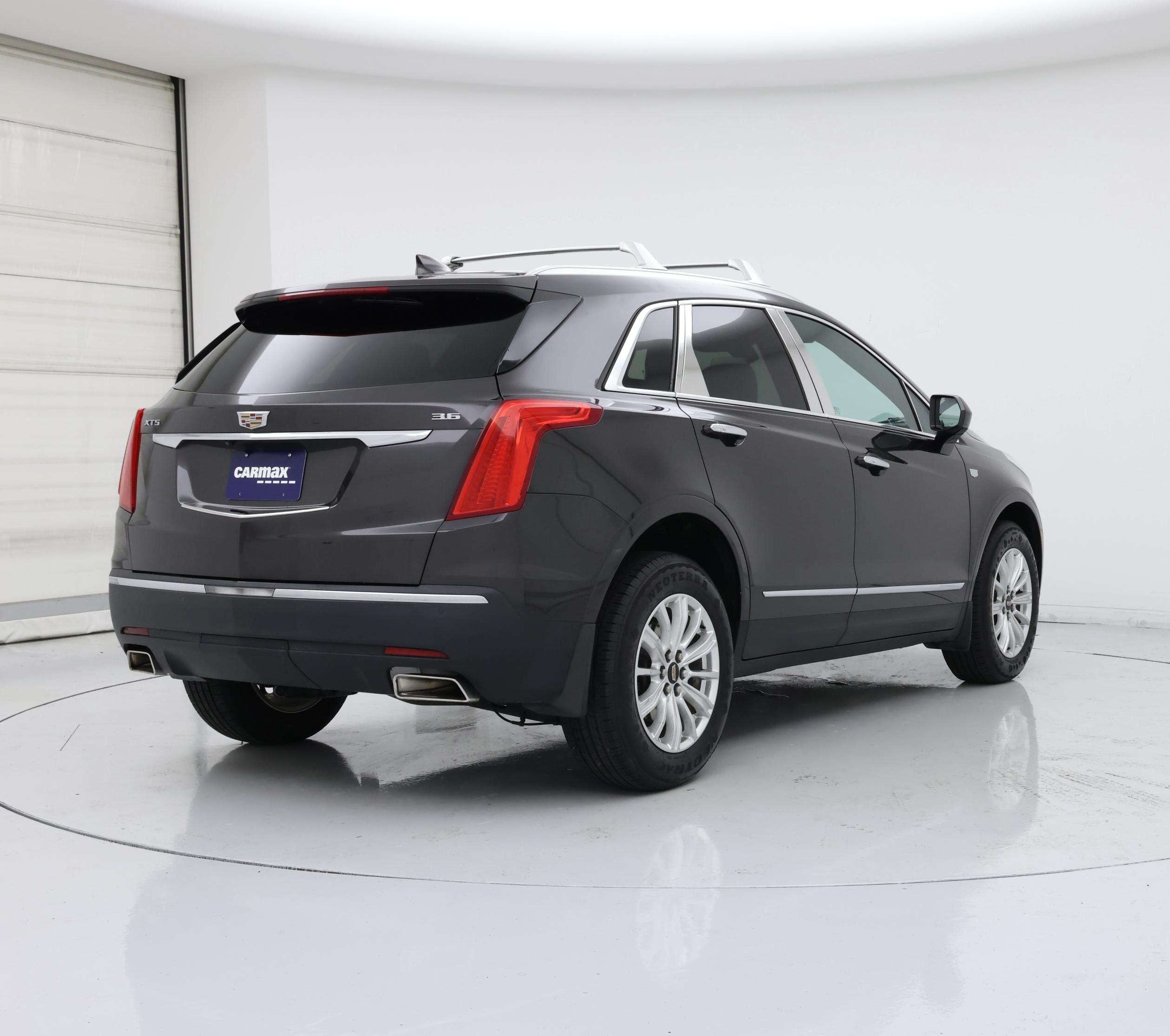 Thumbnail: 2017 Cadillac XT5 - 8