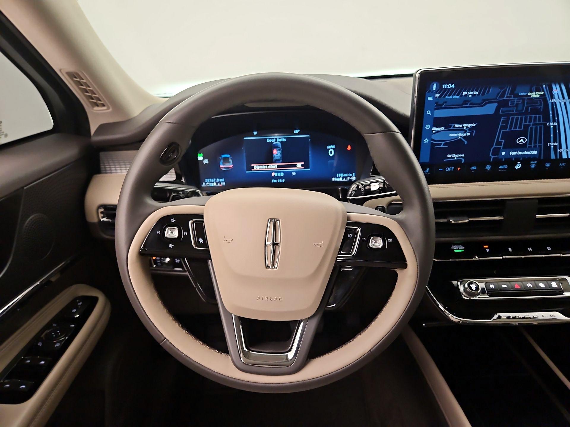 Thumbnail: 2023 Lincoln Corsair - 10