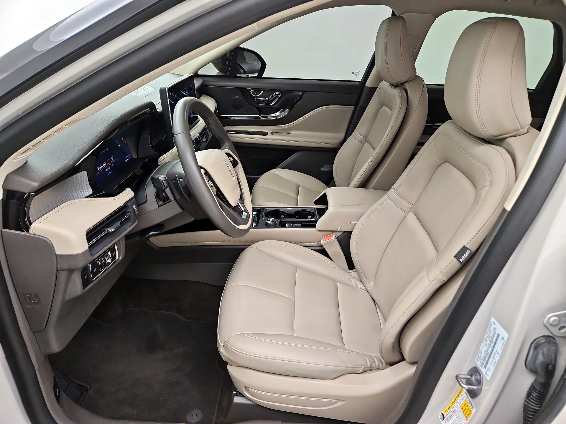 Thumbnail: 2023 Lincoln Corsair - 11