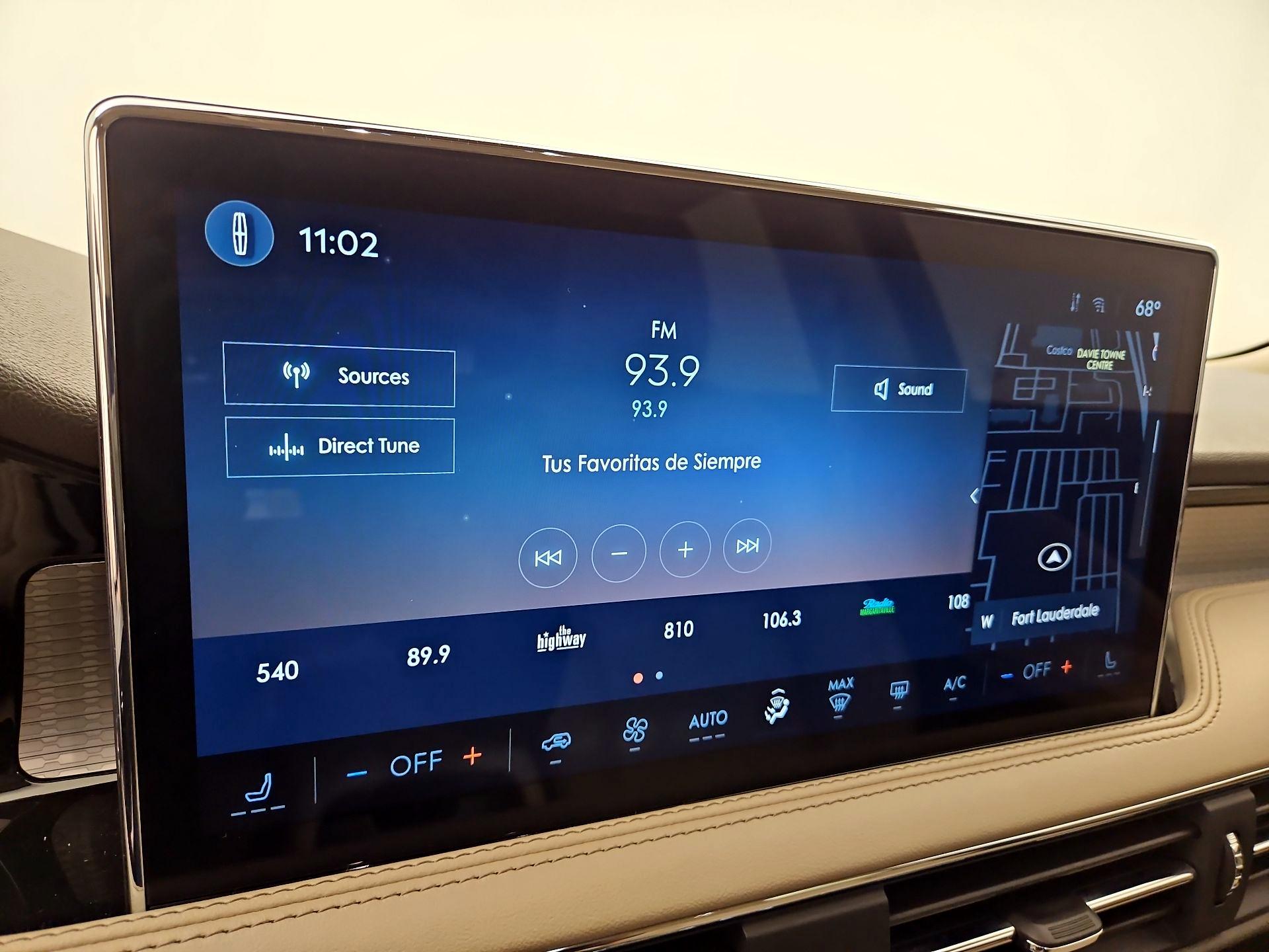 Thumbnail: 2023 Lincoln Corsair - 16